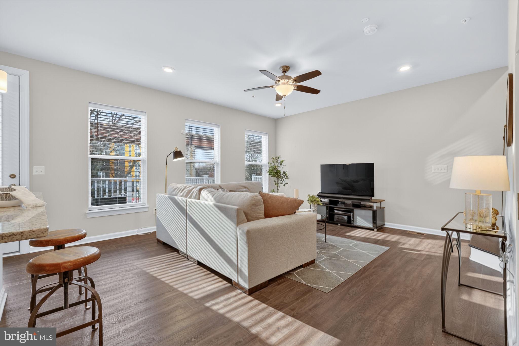 HUNTINGTON CROSSING - Residential