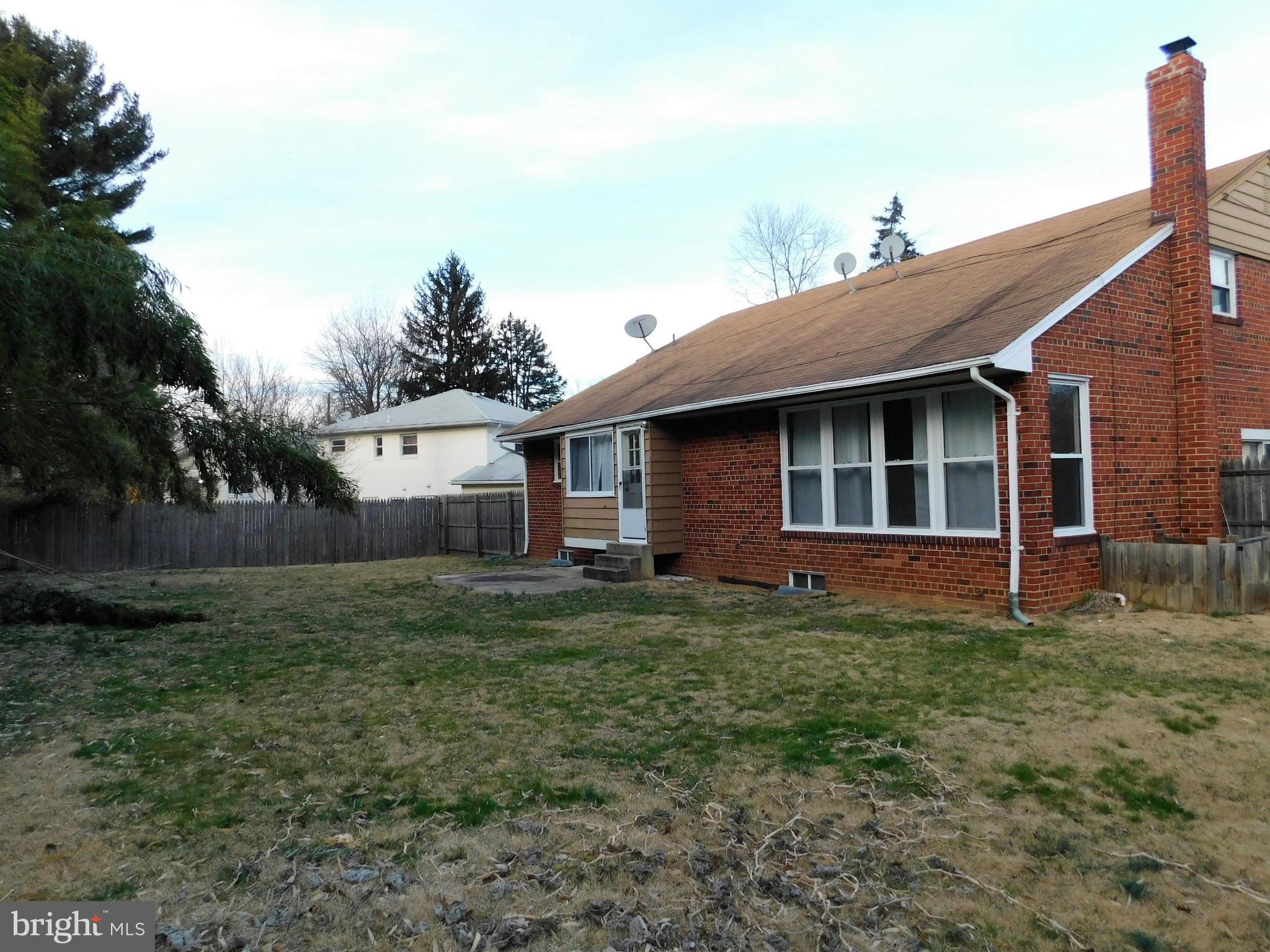 OAKWOOD KNOLLS - Residential Lease