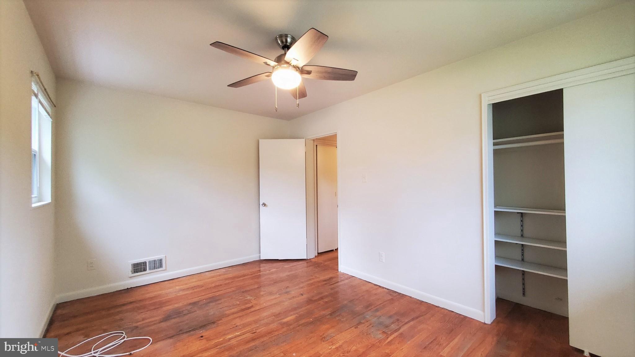 OAKWOOD KNOLLS - Residential Lease