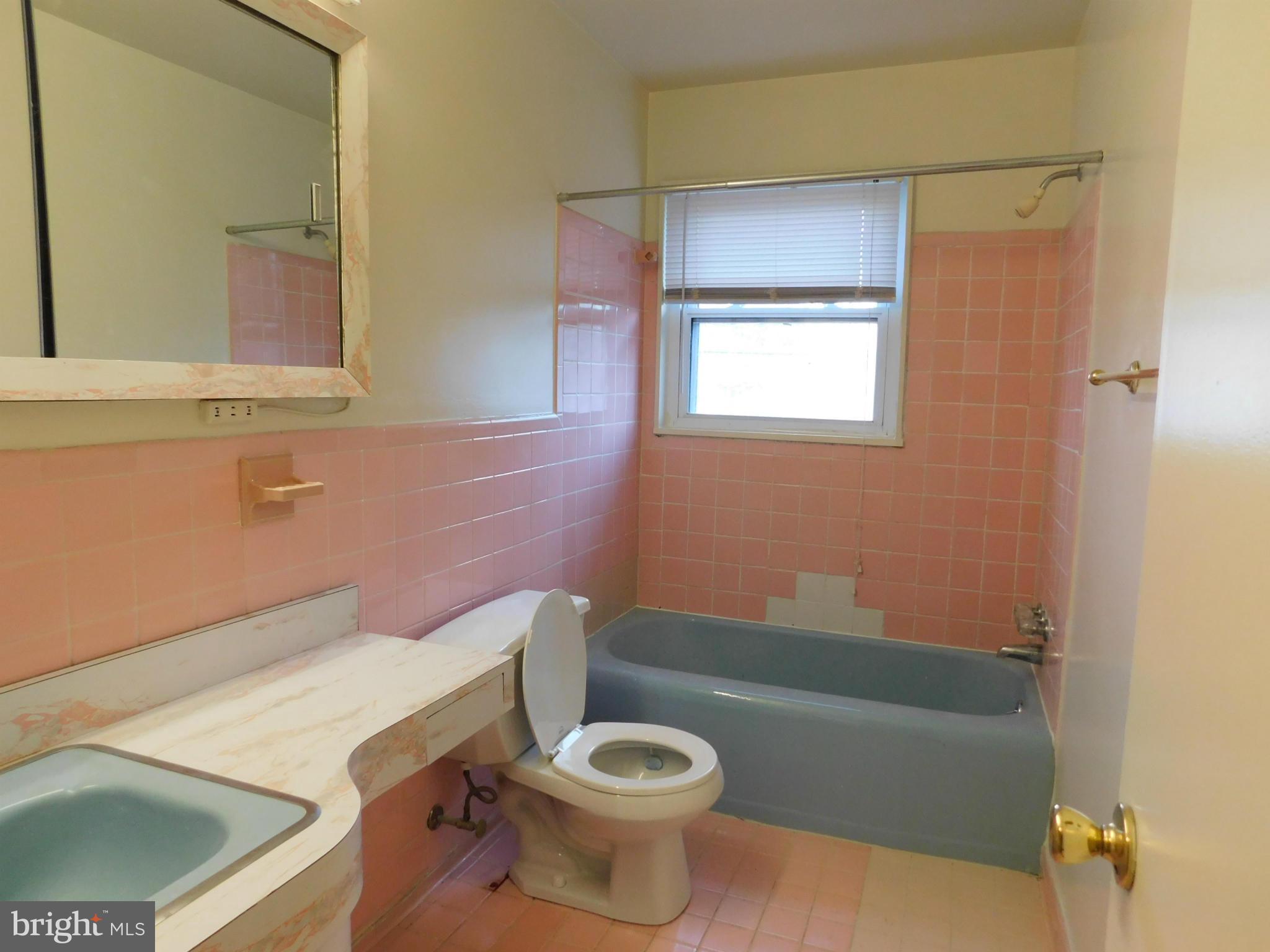 OAKWOOD KNOLLS - Residential Lease