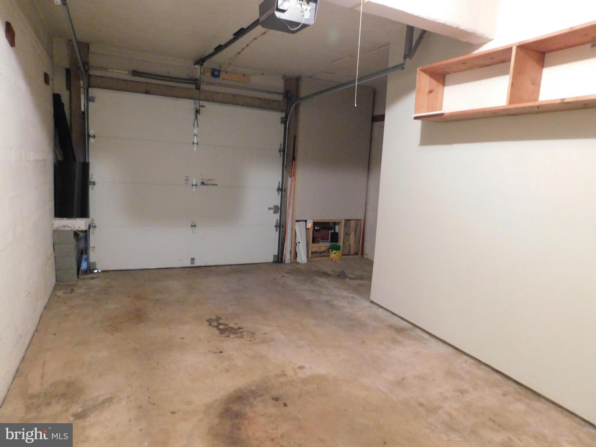 OAKWOOD KNOLLS - Residential Lease