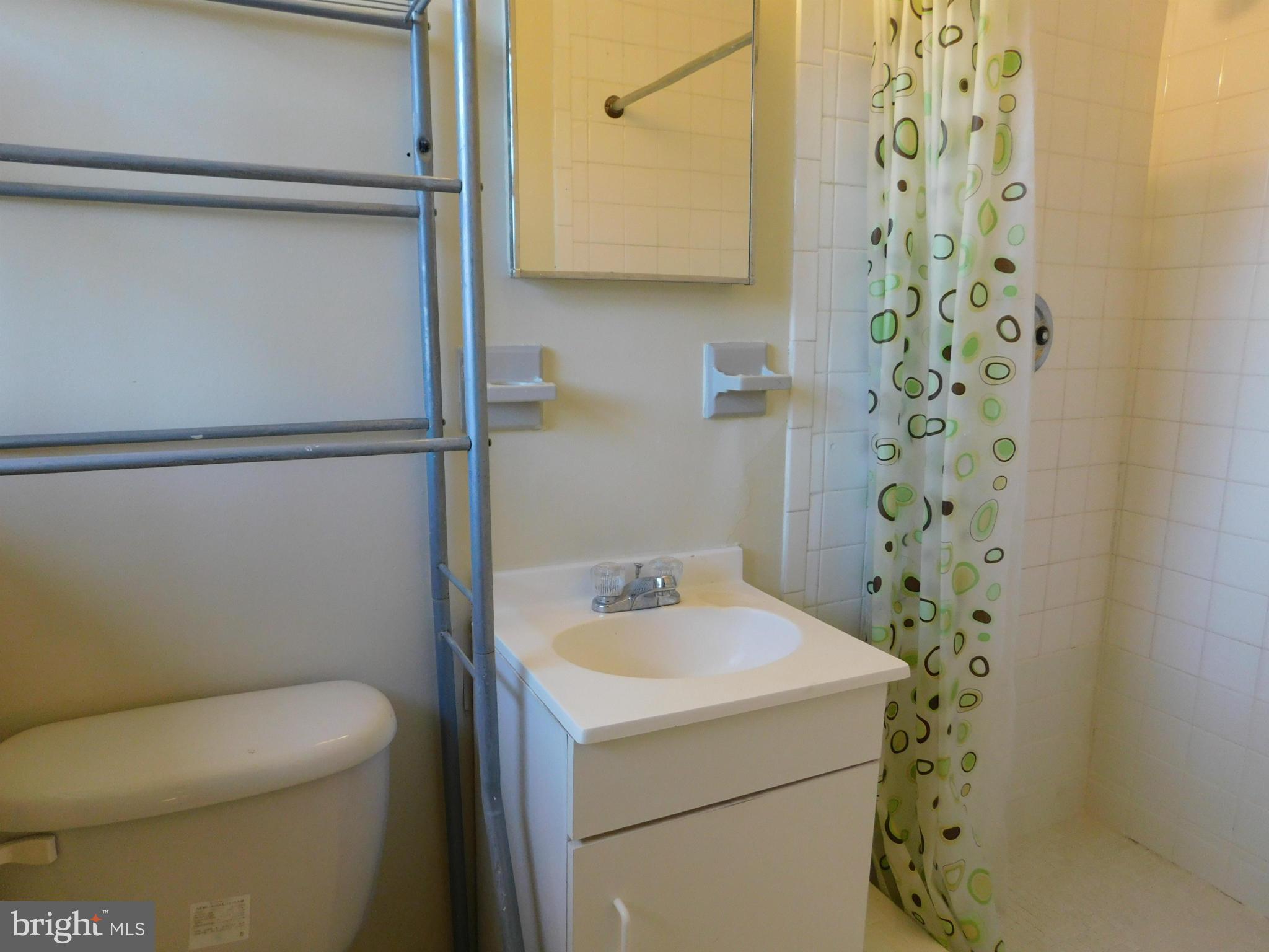 OAKWOOD KNOLLS - Residential Lease