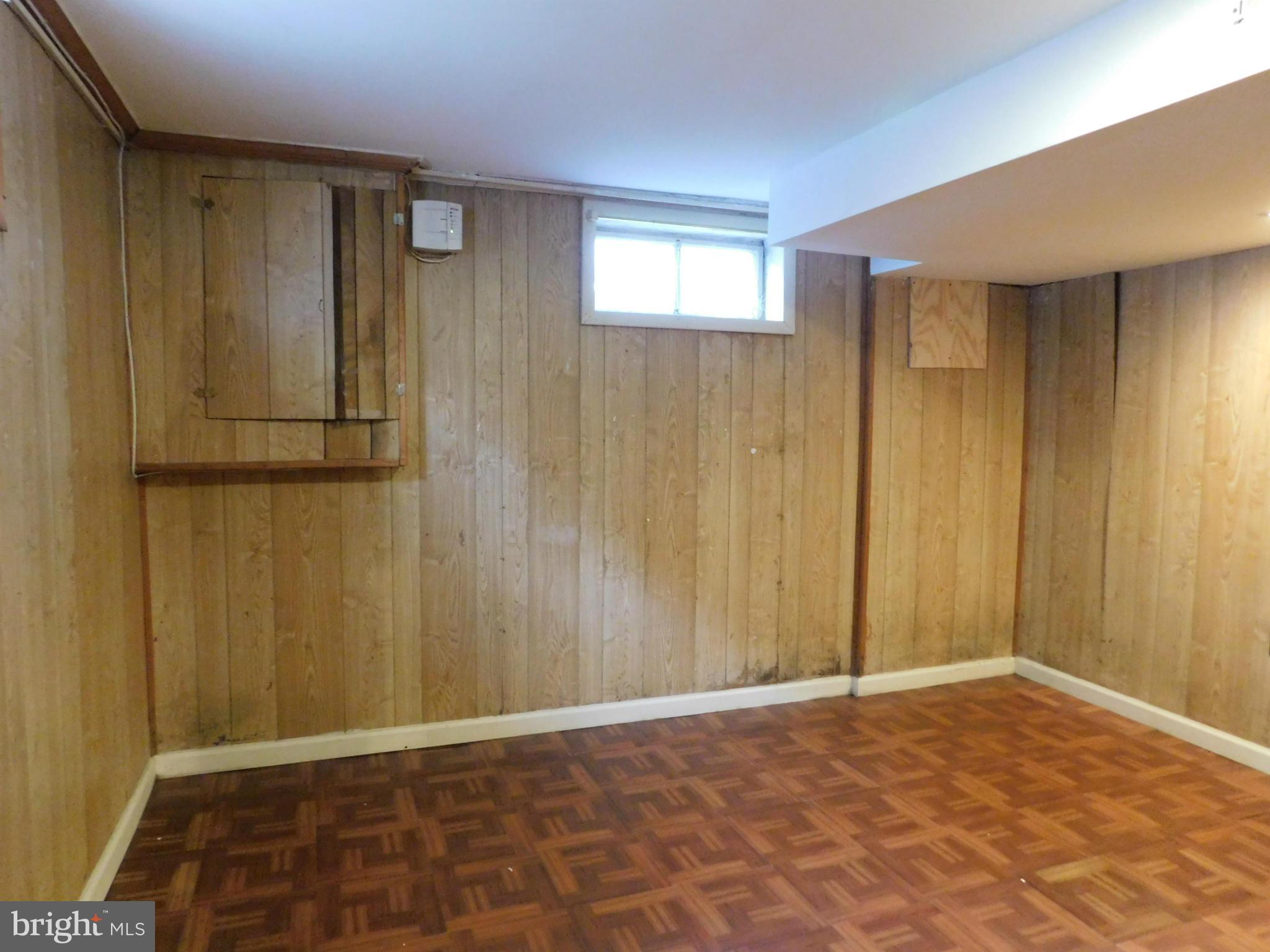 OAKWOOD KNOLLS - Residential Lease