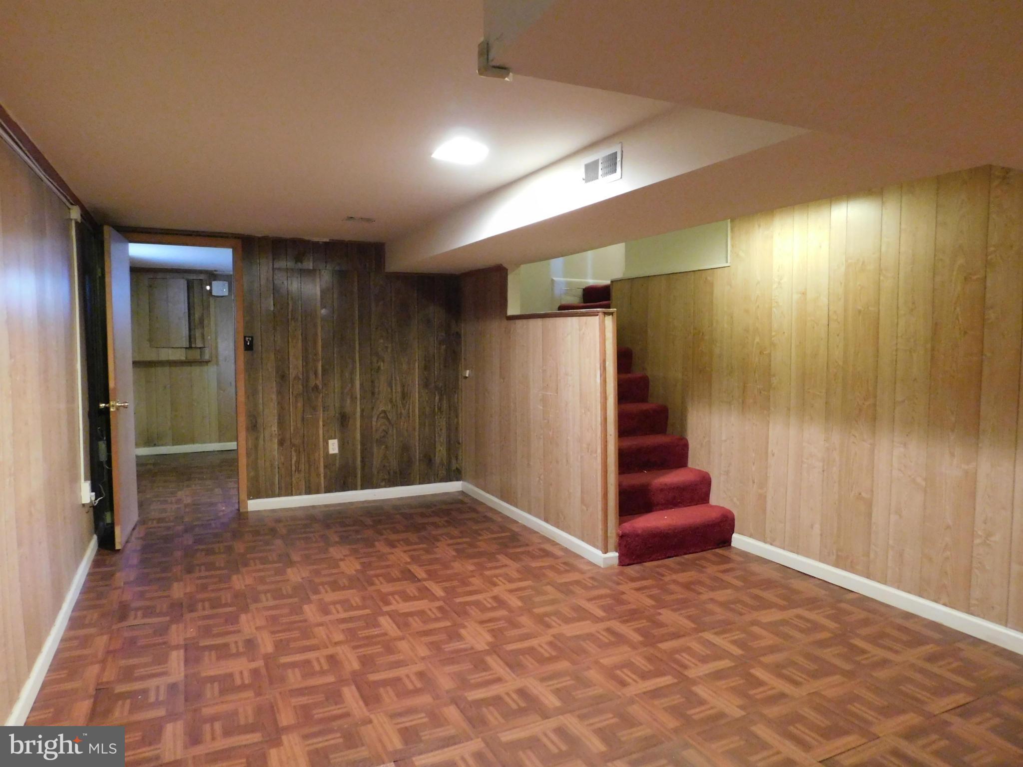 OAKWOOD KNOLLS - Residential Lease