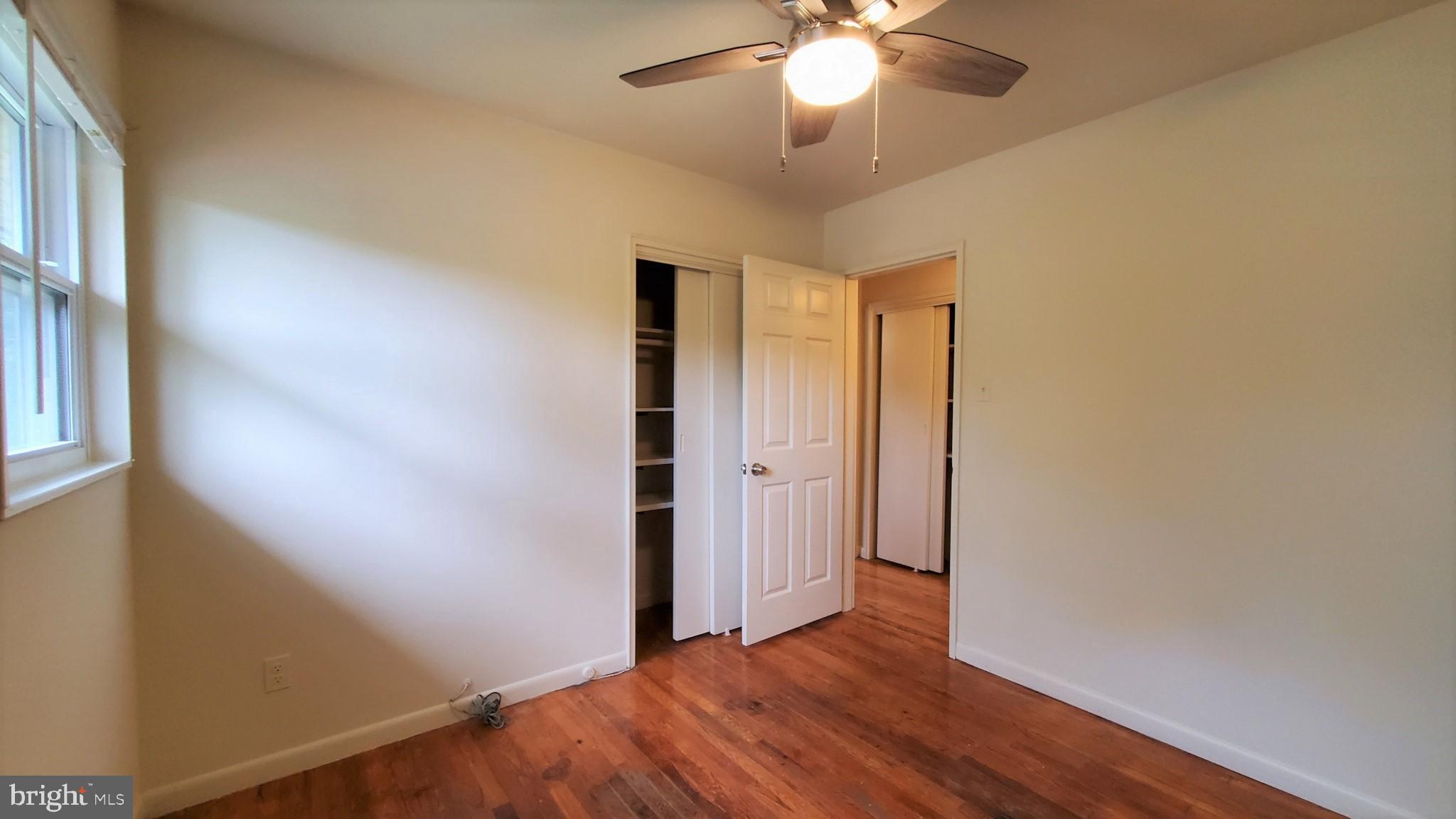 OAKWOOD KNOLLS - Residential Lease