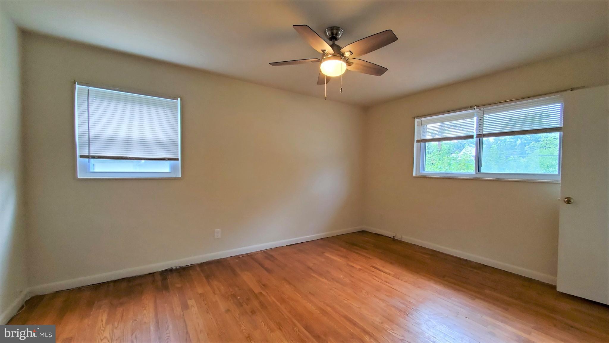 OAKWOOD KNOLLS - Residential Lease