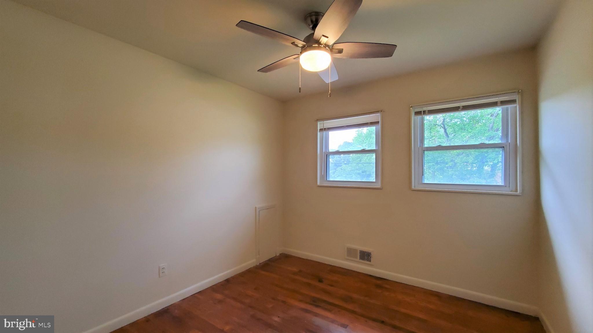 OAKWOOD KNOLLS - Residential Lease