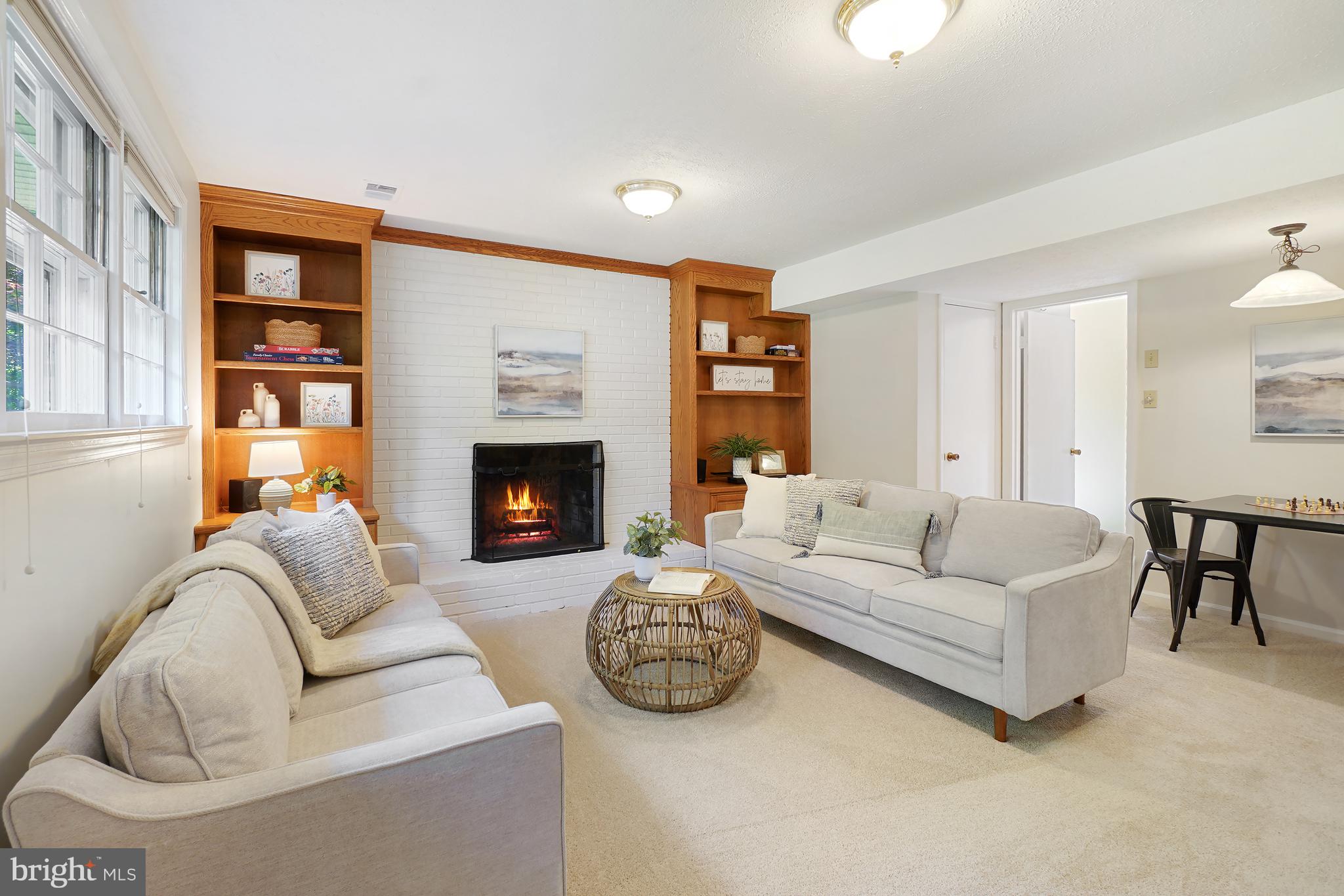 MANOR WOODS - Residential