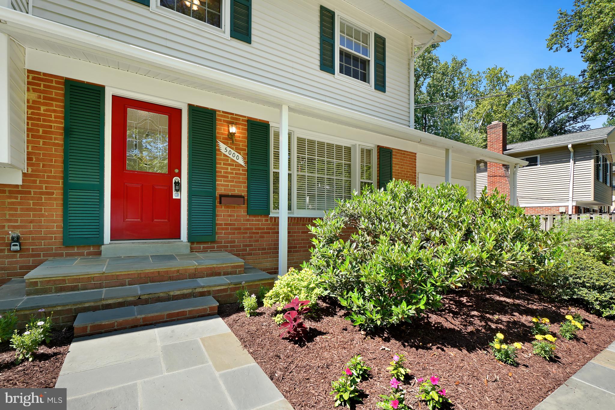 MANOR WOODS - Residential