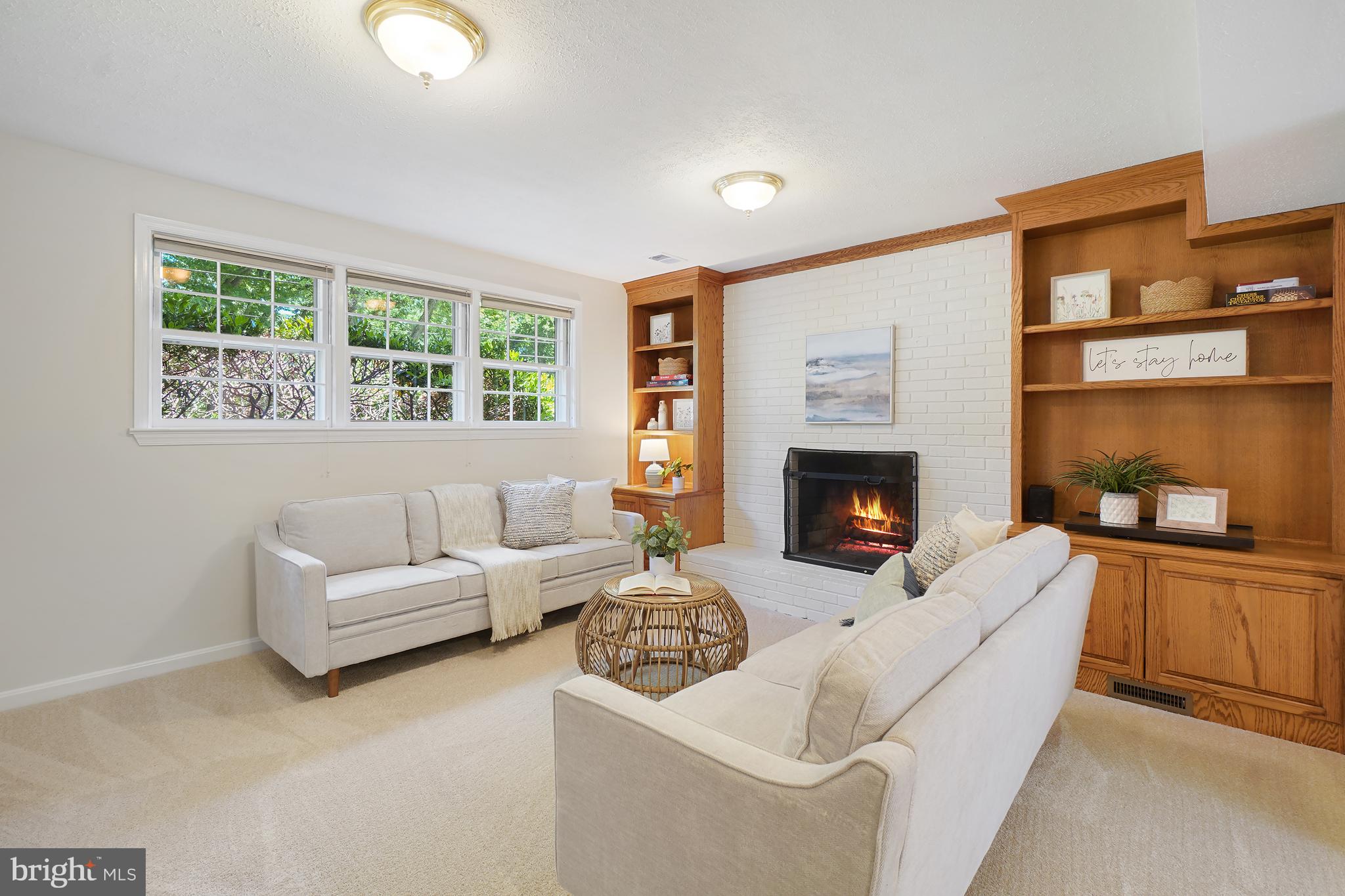 MANOR WOODS - Residential