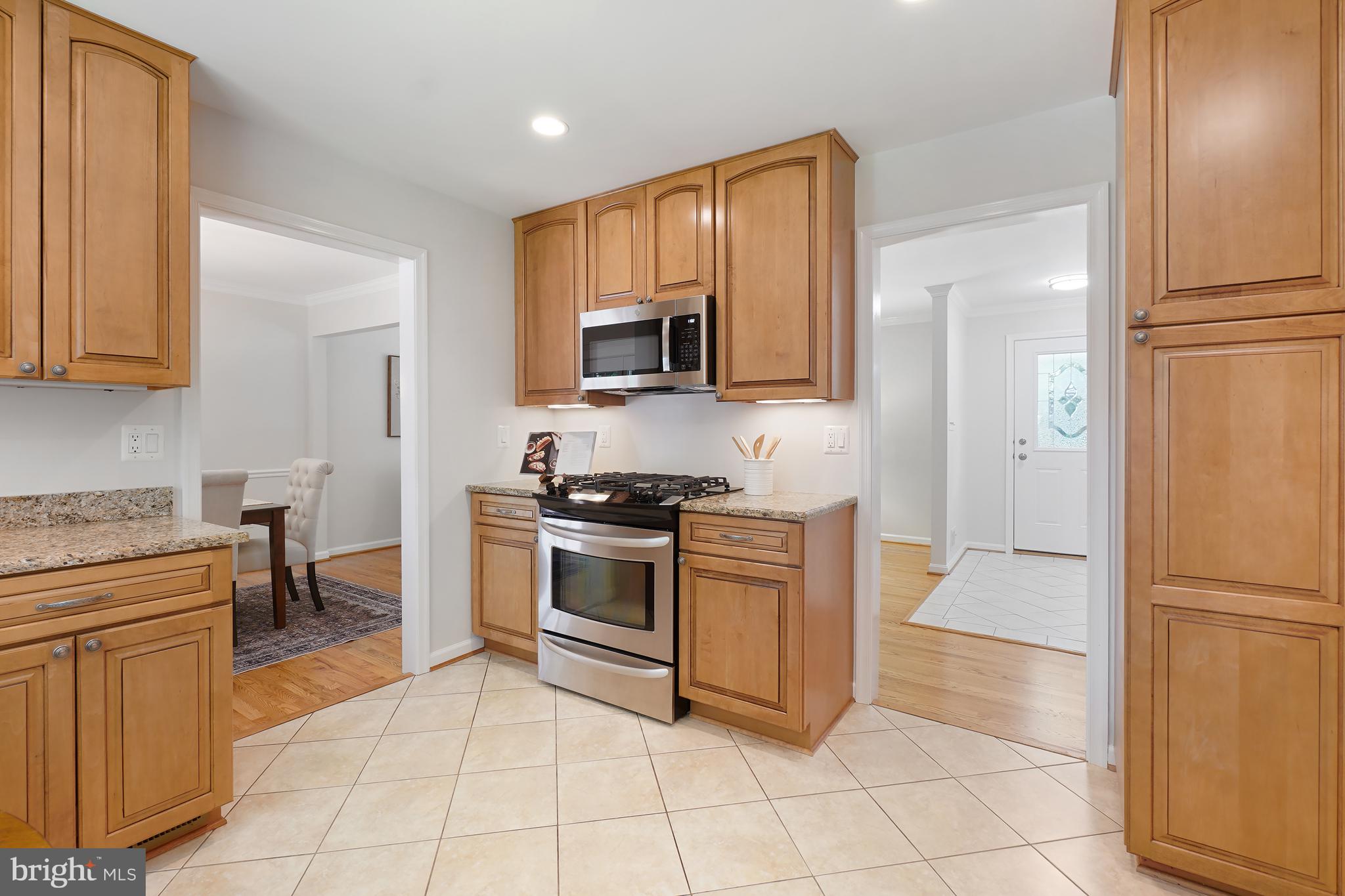 MANOR WOODS - Residential