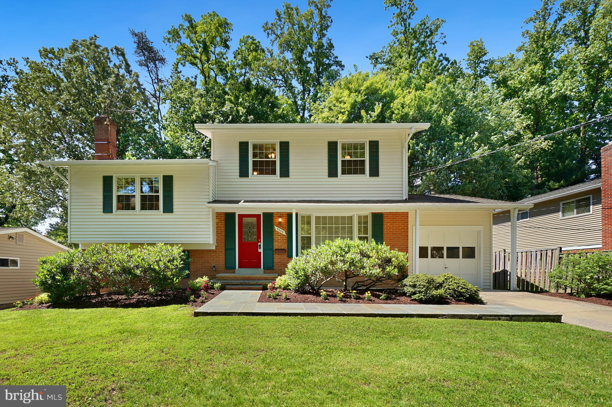MANOR WOODS - Residential