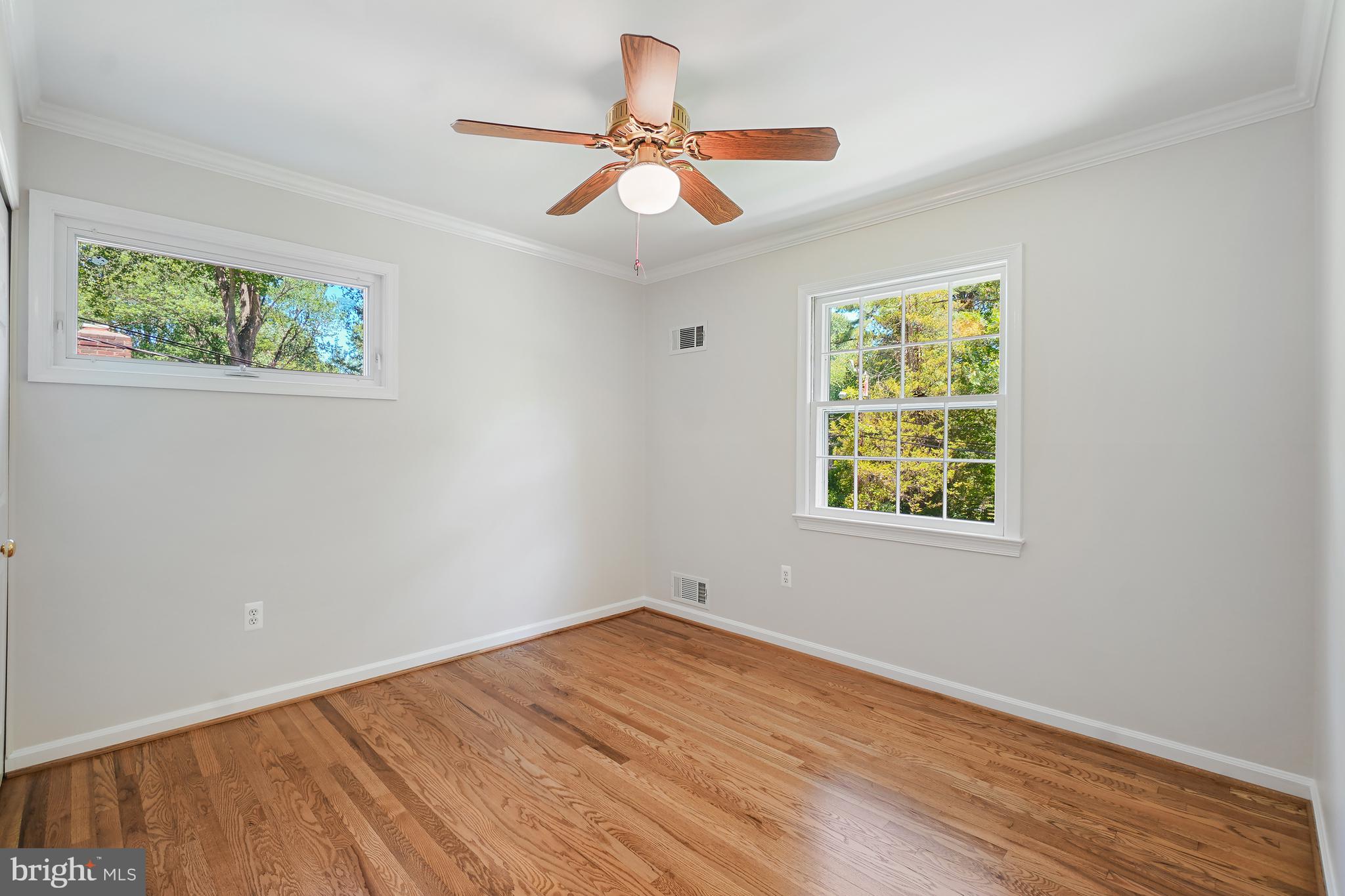 MANOR WOODS - Residential