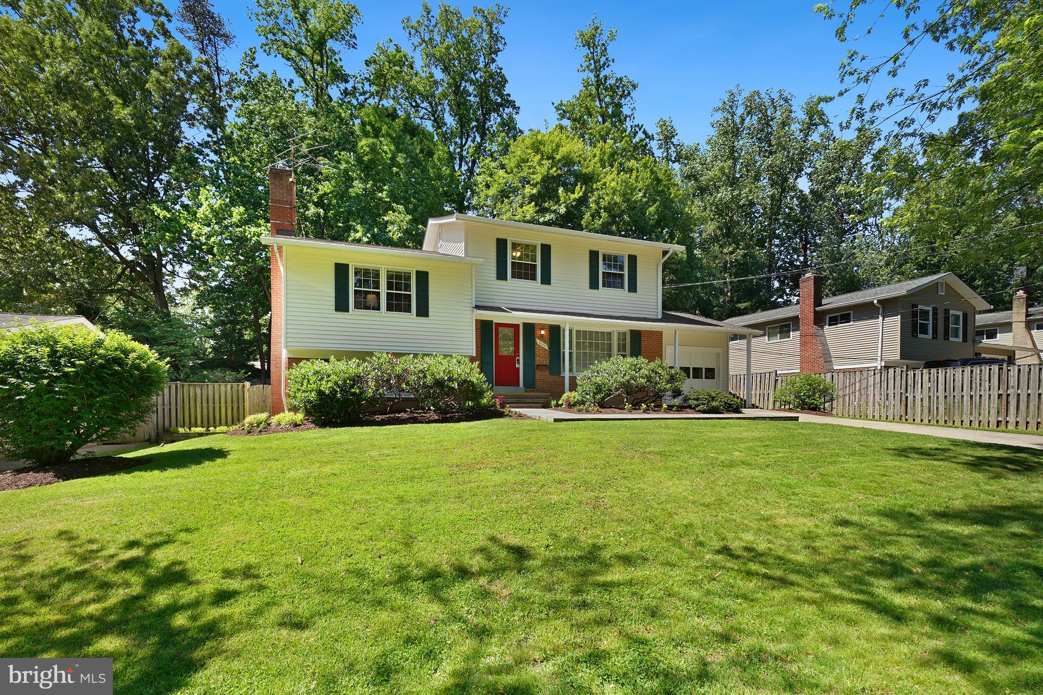 MANOR WOODS - Residential