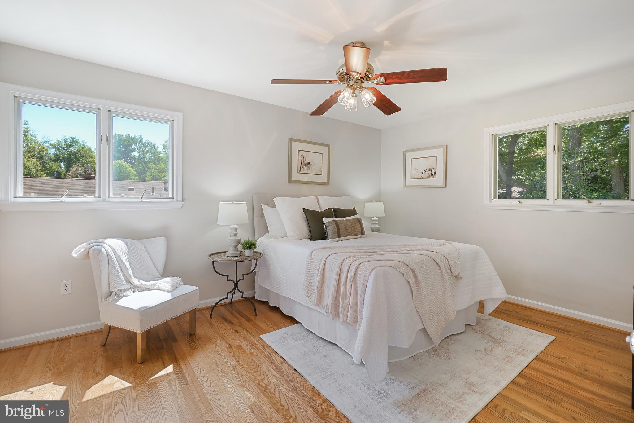 MANOR WOODS - Residential