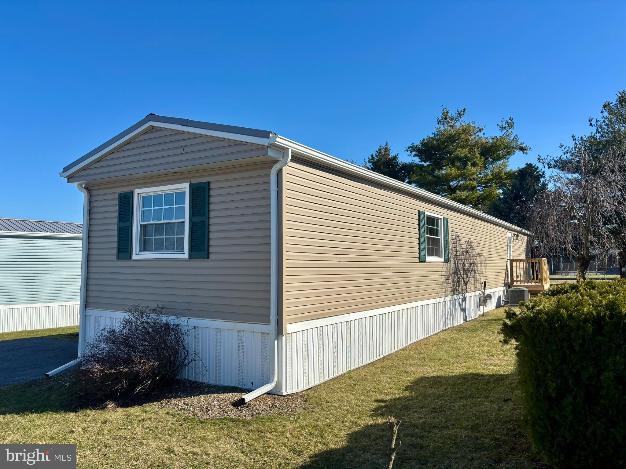 LAUREL COMMONS - Residential