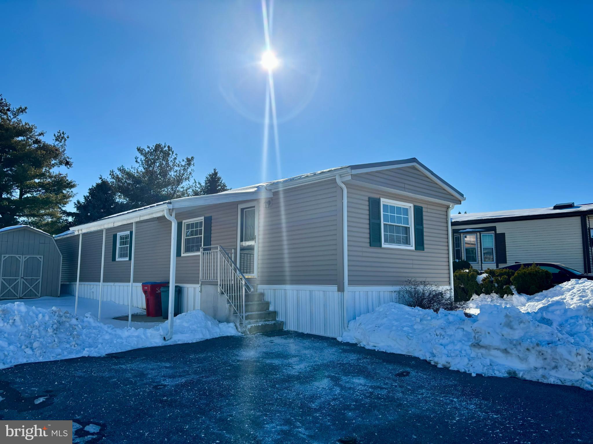 LAUREL COMMONS - Residential