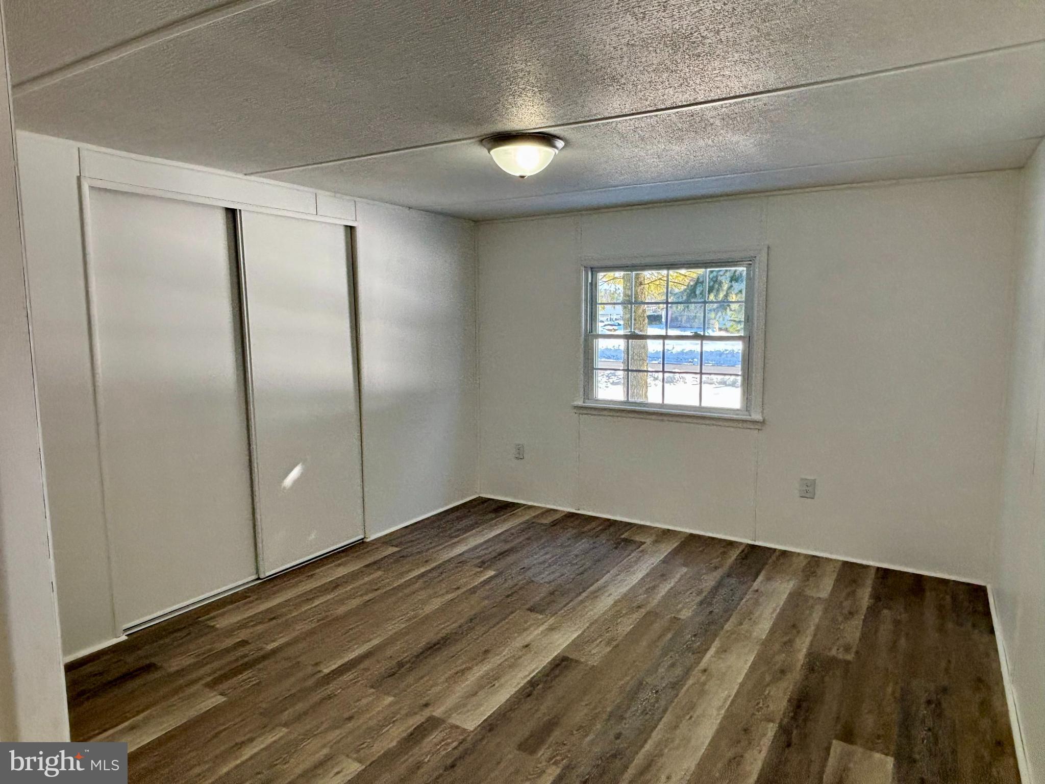 LAUREL COMMONS - Residential