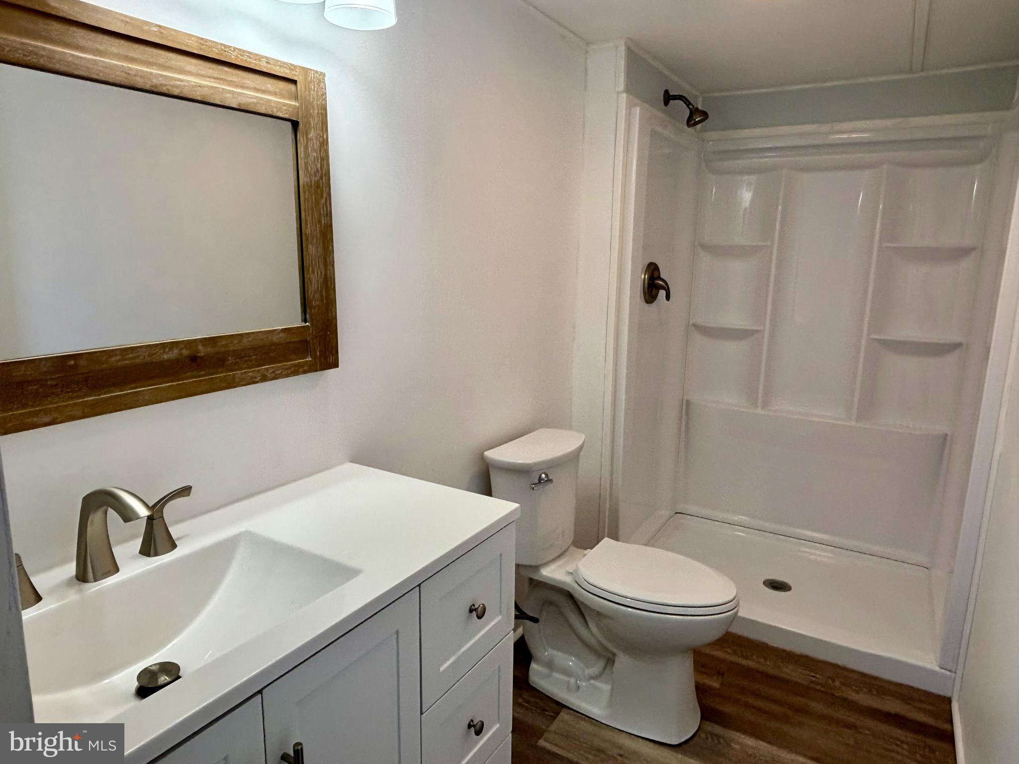 LAUREL COMMONS - Residential