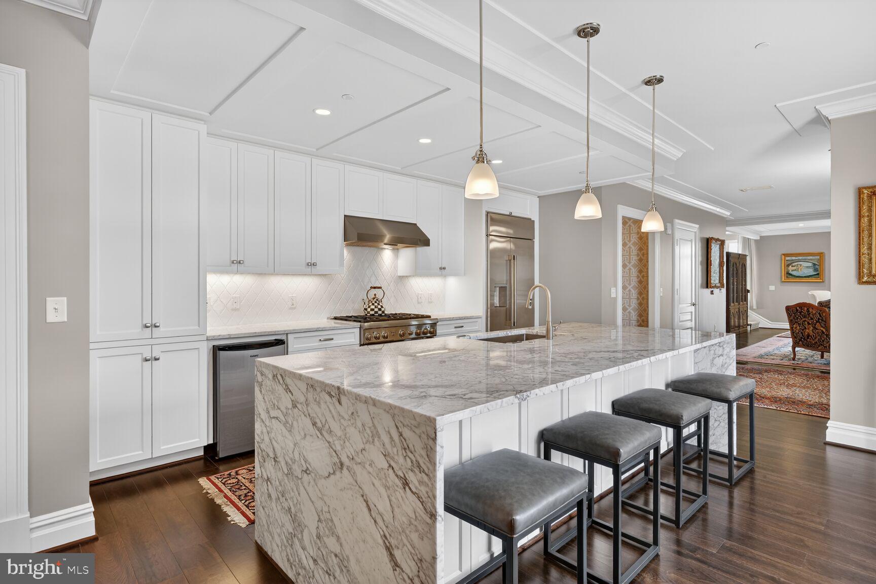 THE SIGNET - Residential