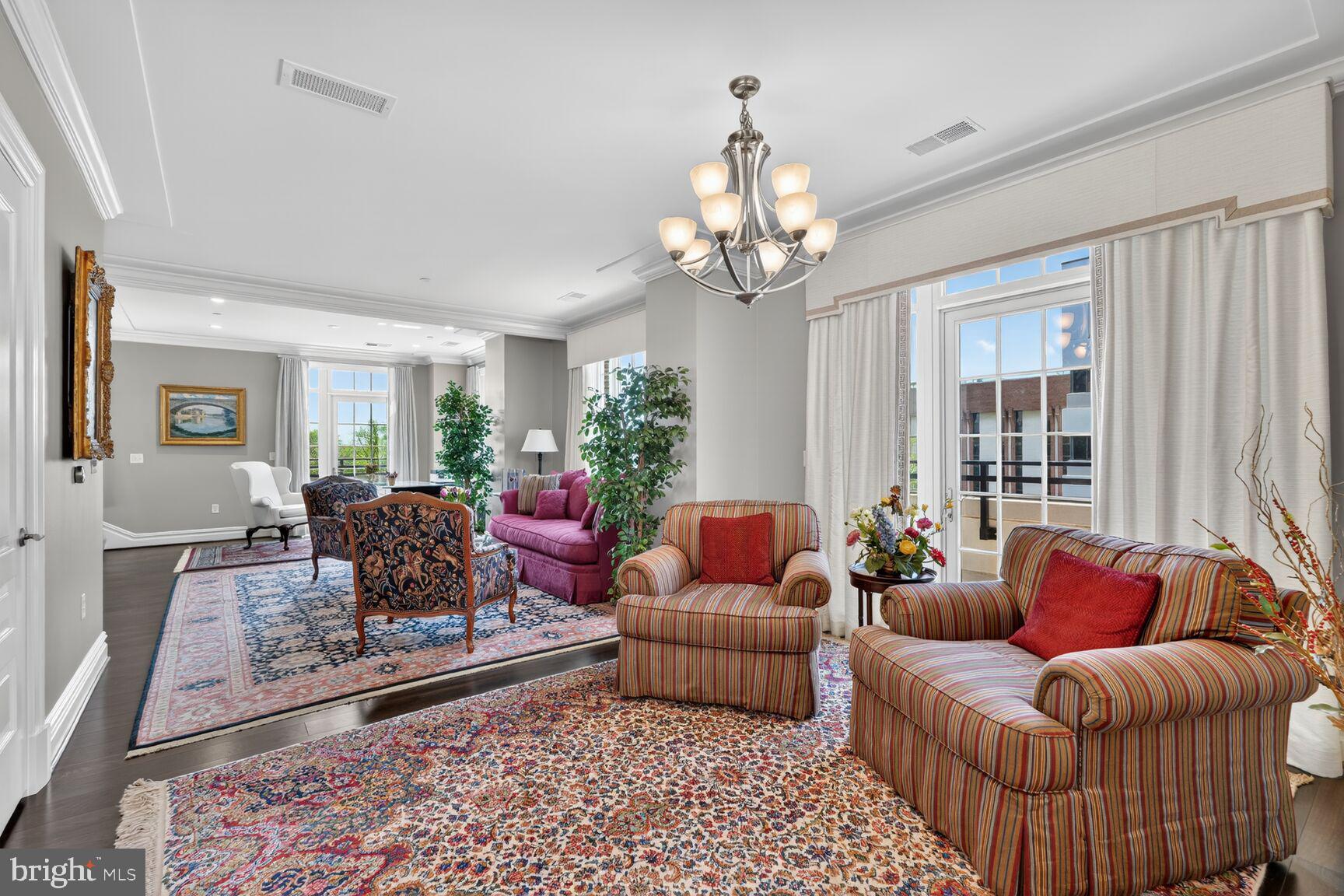 THE SIGNET - Residential