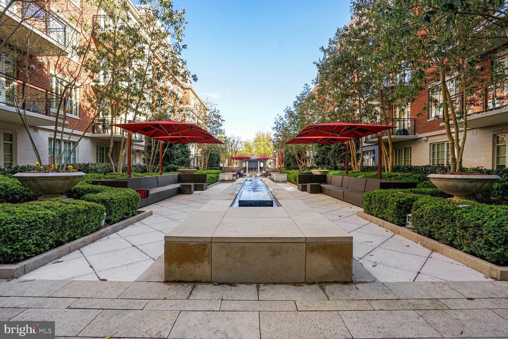 THE SIGNET - Residential