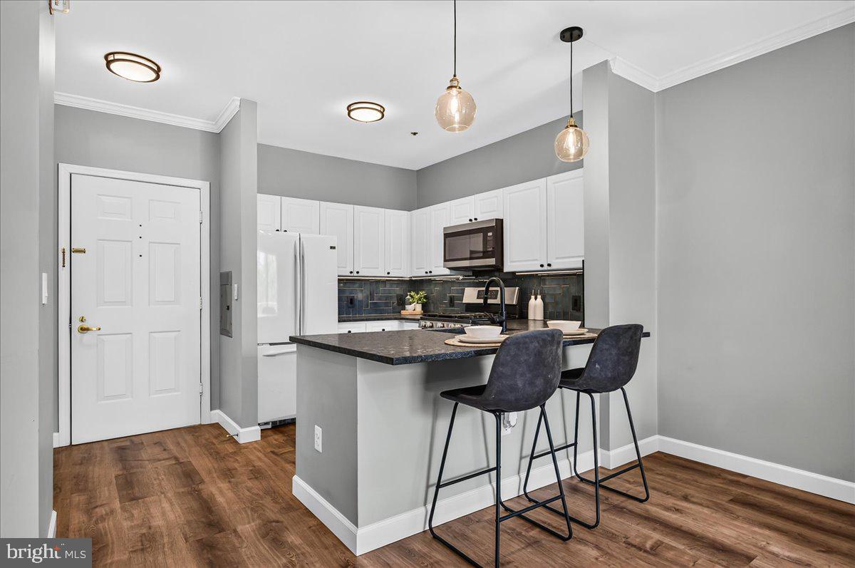 1625 INTERNATIONAL DRIVE 218