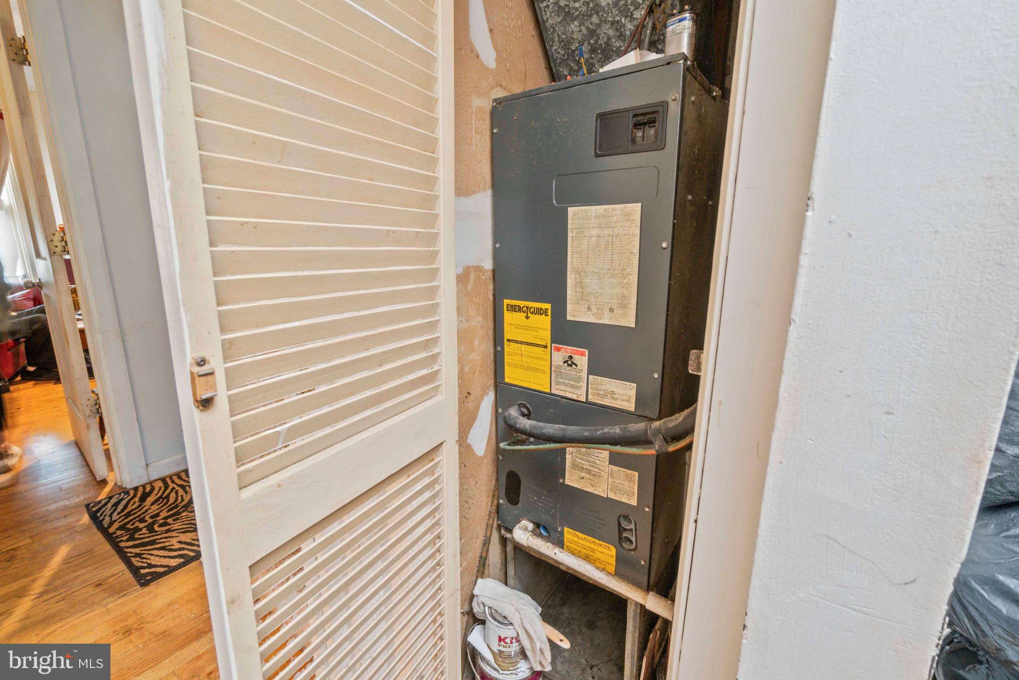 ROLAND PARK - Commercial Sale