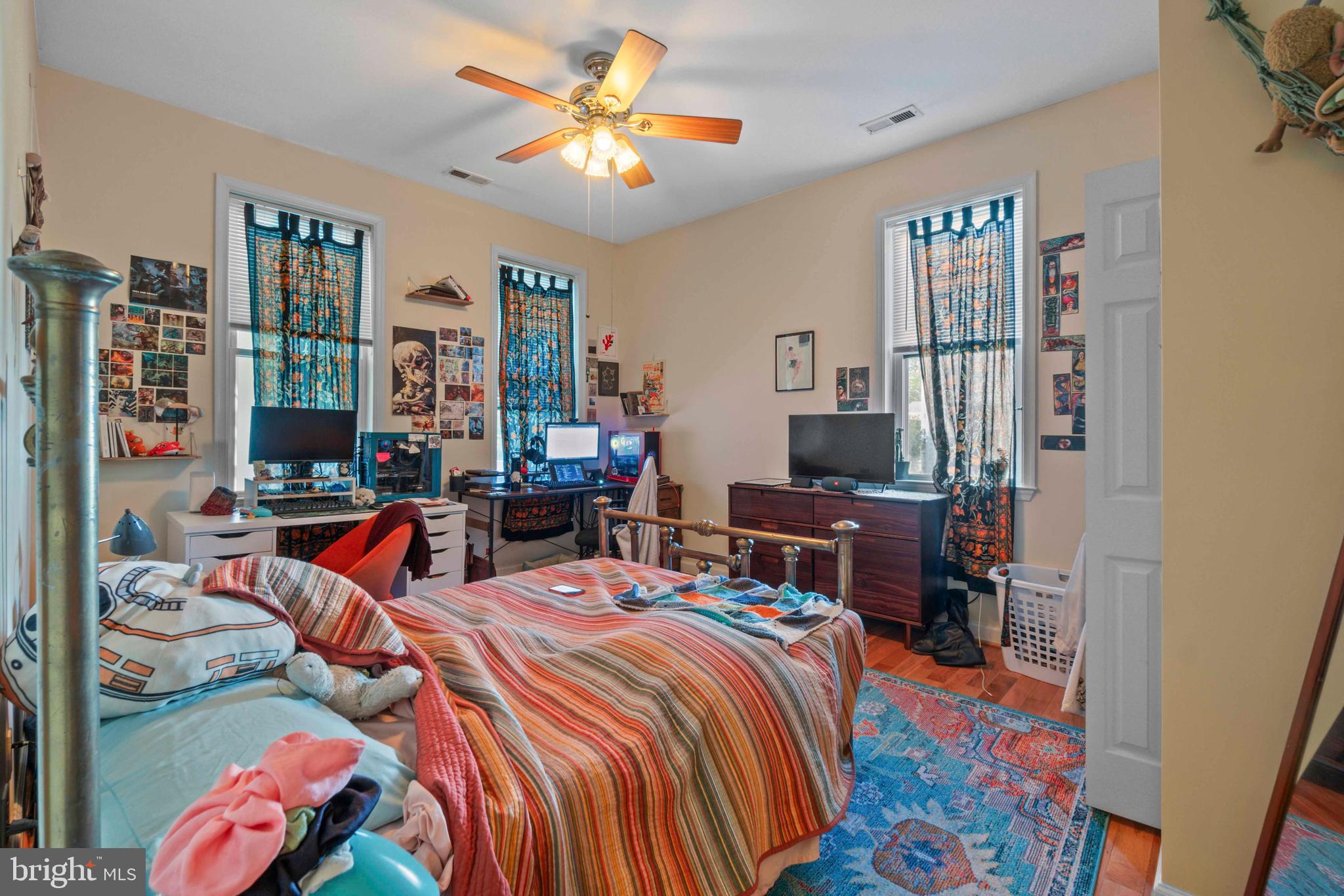 ROLAND PARK - Commercial Sale