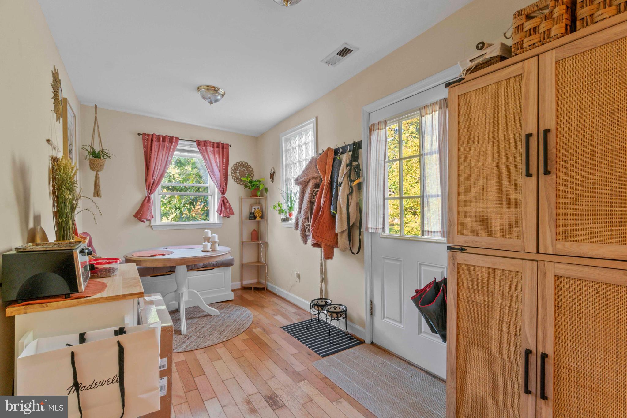 ROLAND PARK - Commercial Sale