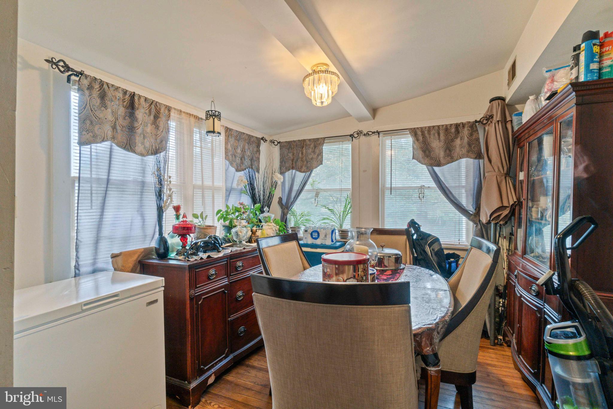 ROLAND PARK - Commercial Sale