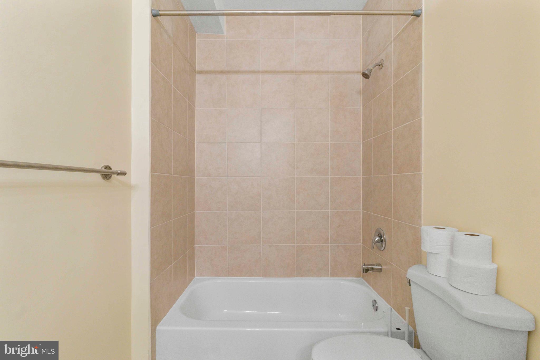 ROLAND PARK - Commercial Sale