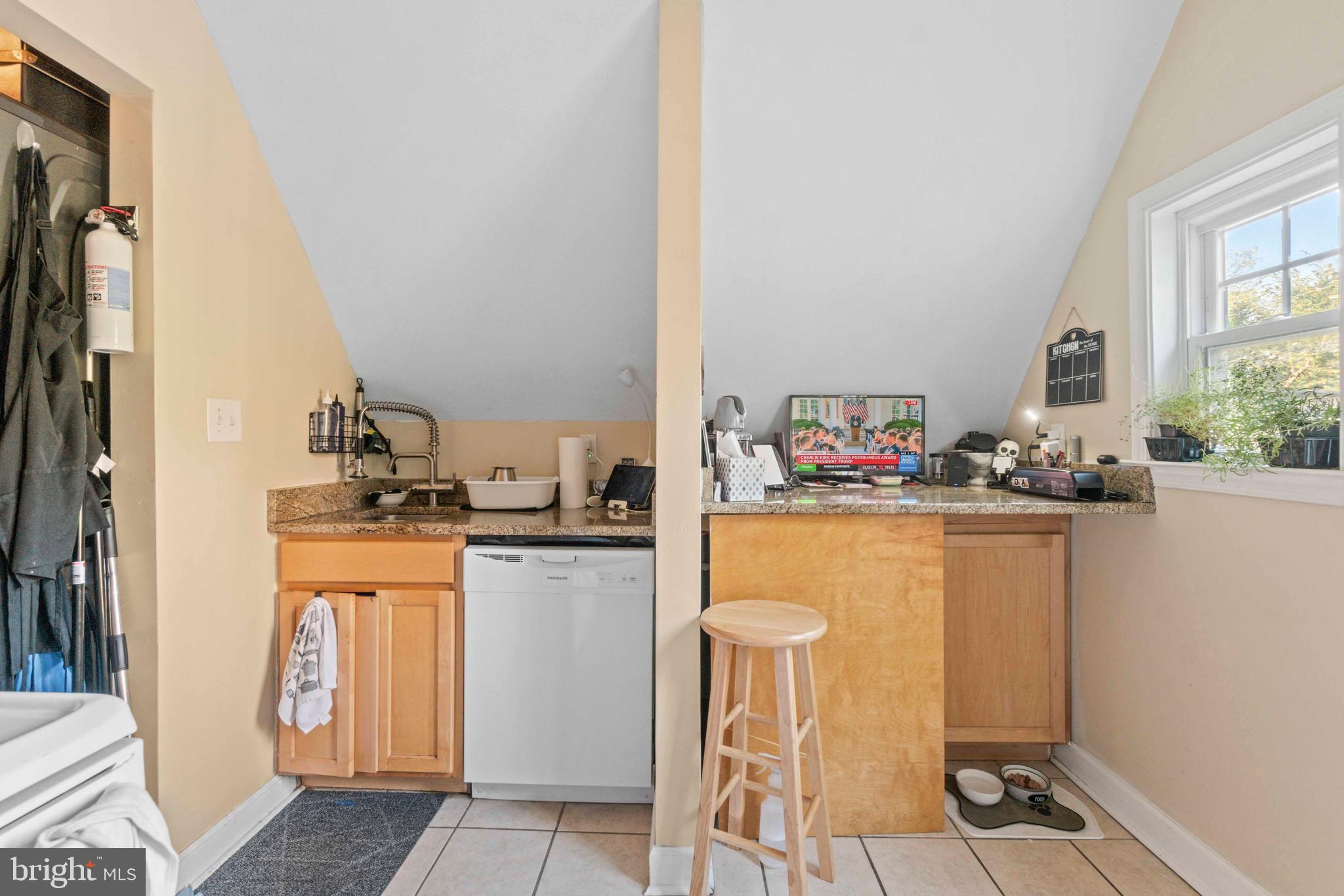 ROLAND PARK - Commercial Sale