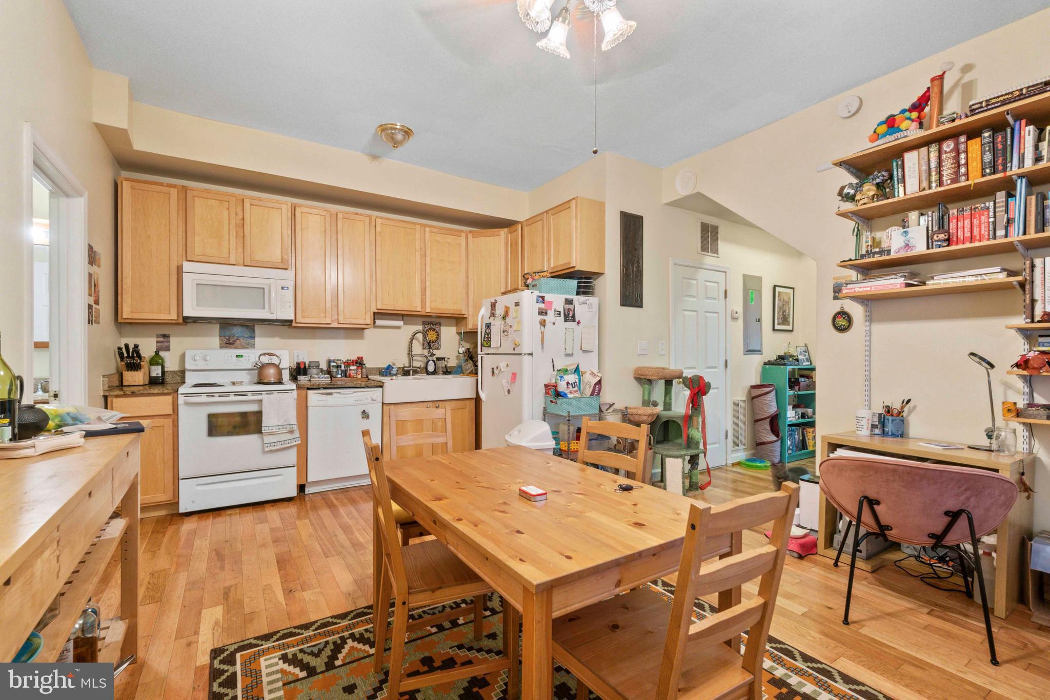 ROLAND PARK - Commercial Sale