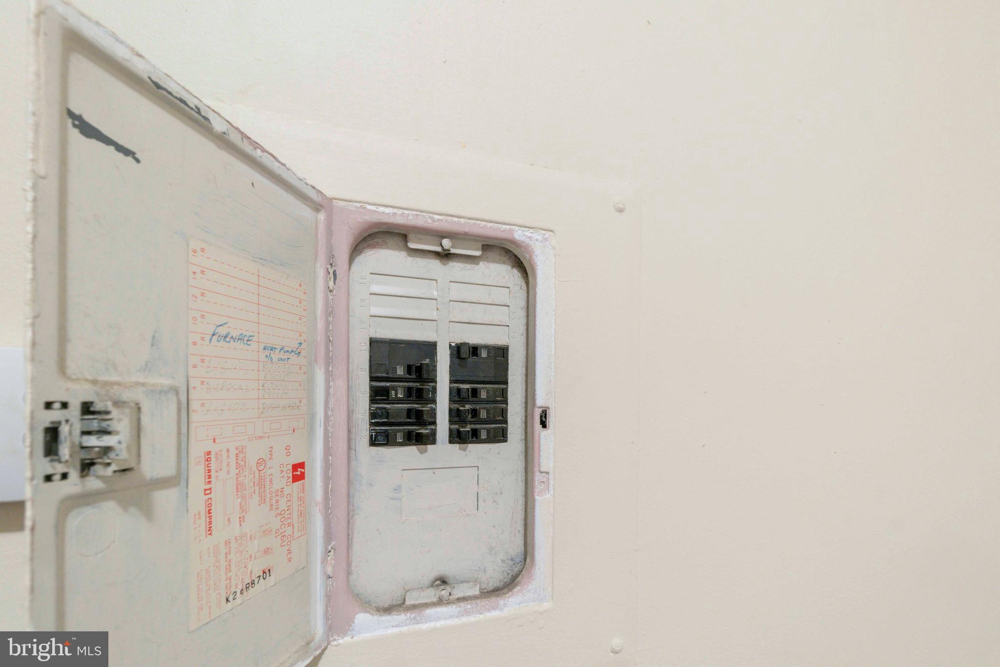 ROLAND PARK - Commercial Sale