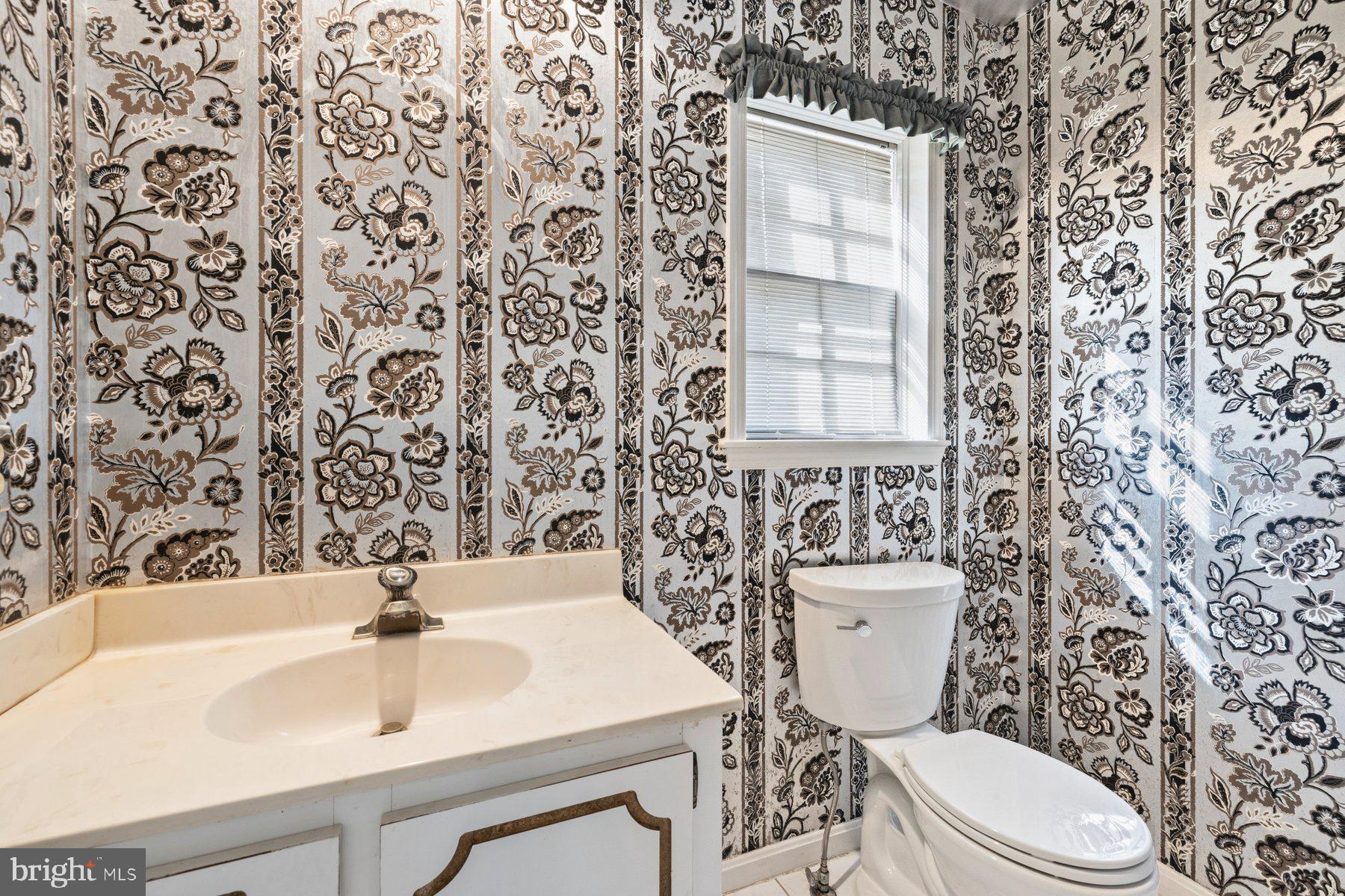 POTOMAC VILLAGE - Residential