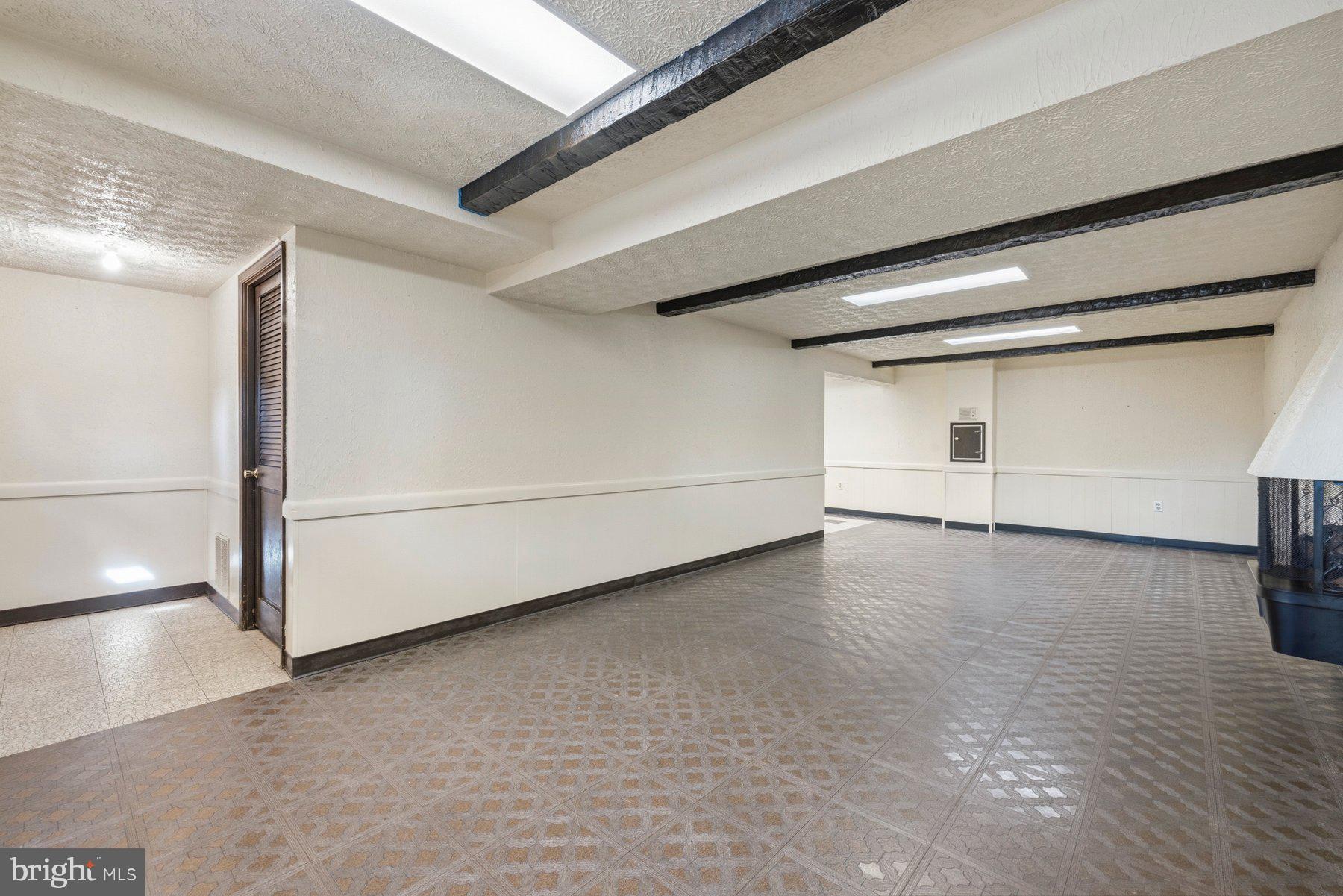 POTOMAC VILLAGE - Residential