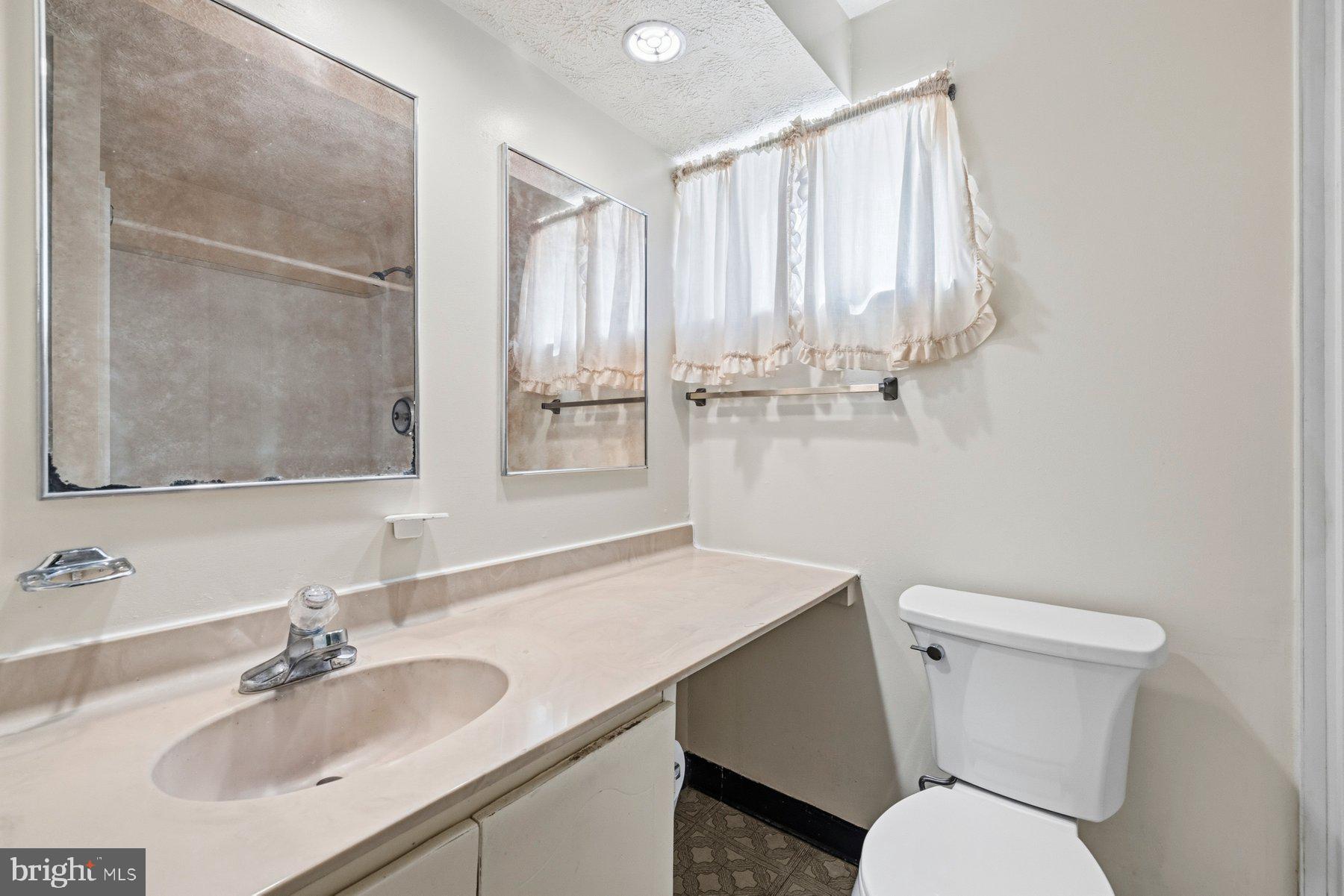 POTOMAC VILLAGE - Residential