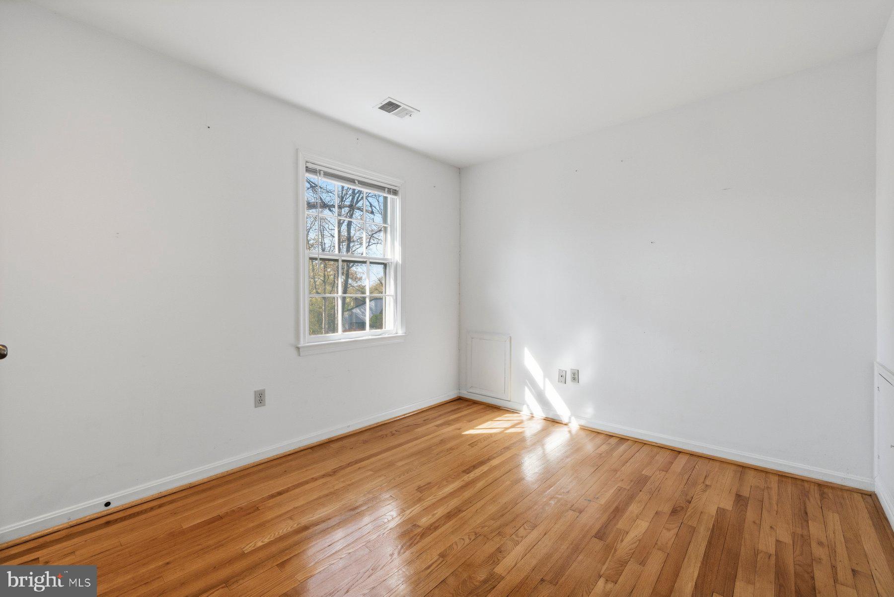 POTOMAC VILLAGE - Residential