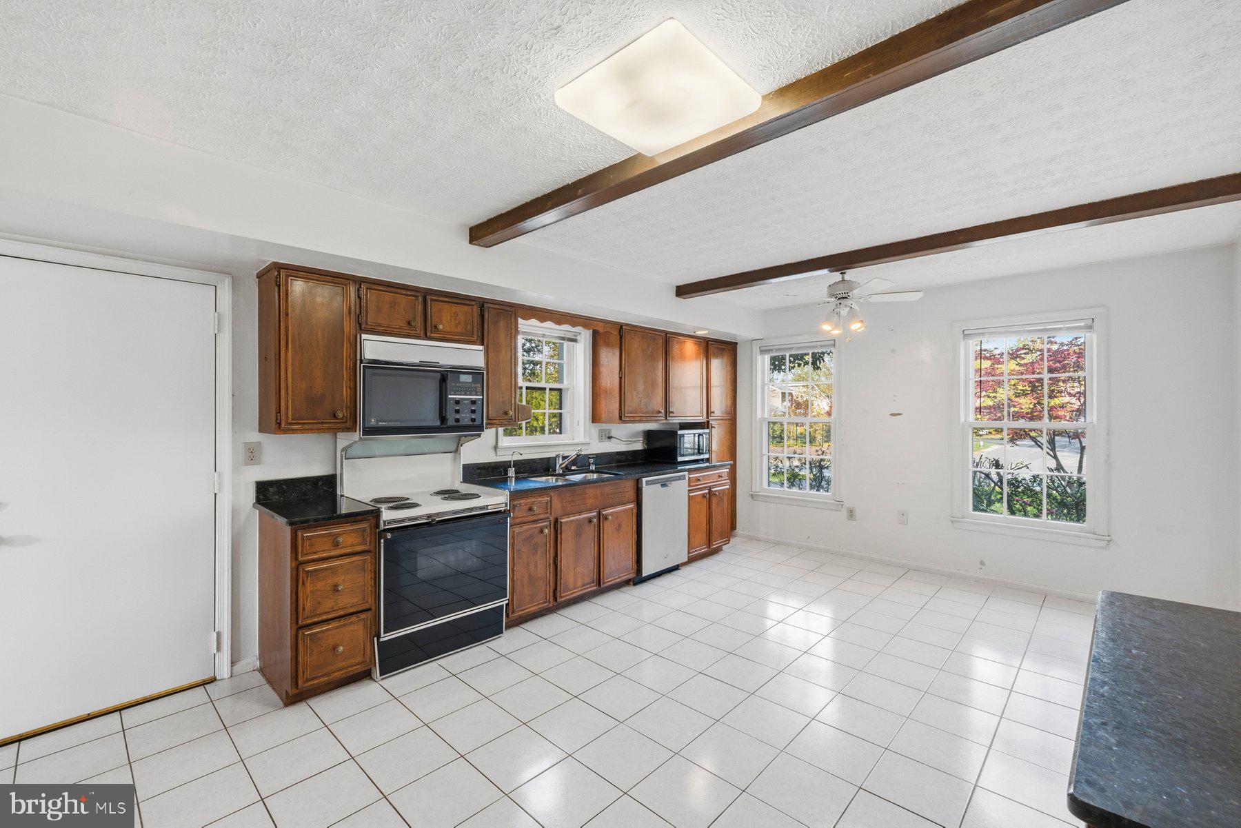 POTOMAC VILLAGE - Residential