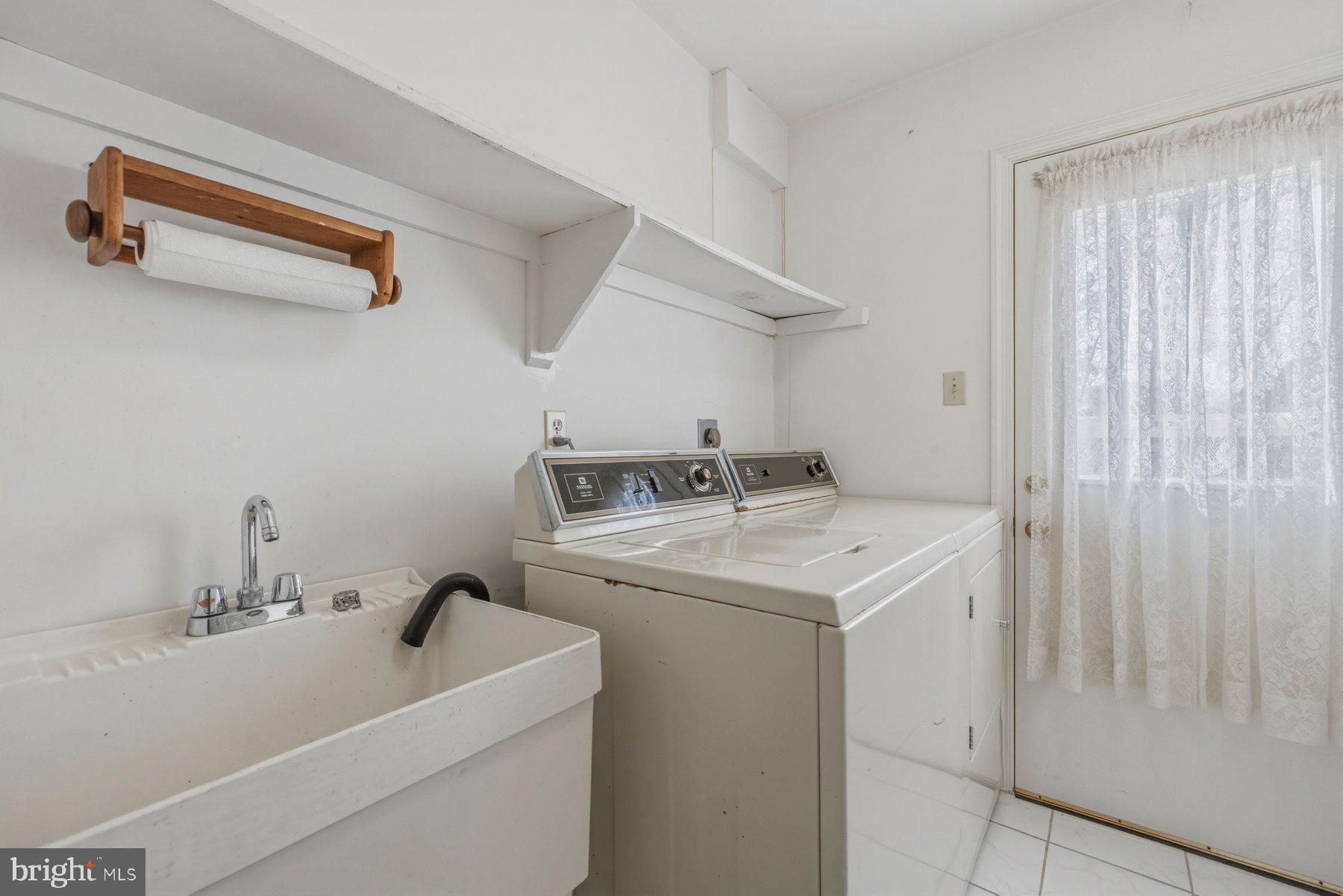 POTOMAC VILLAGE - Residential