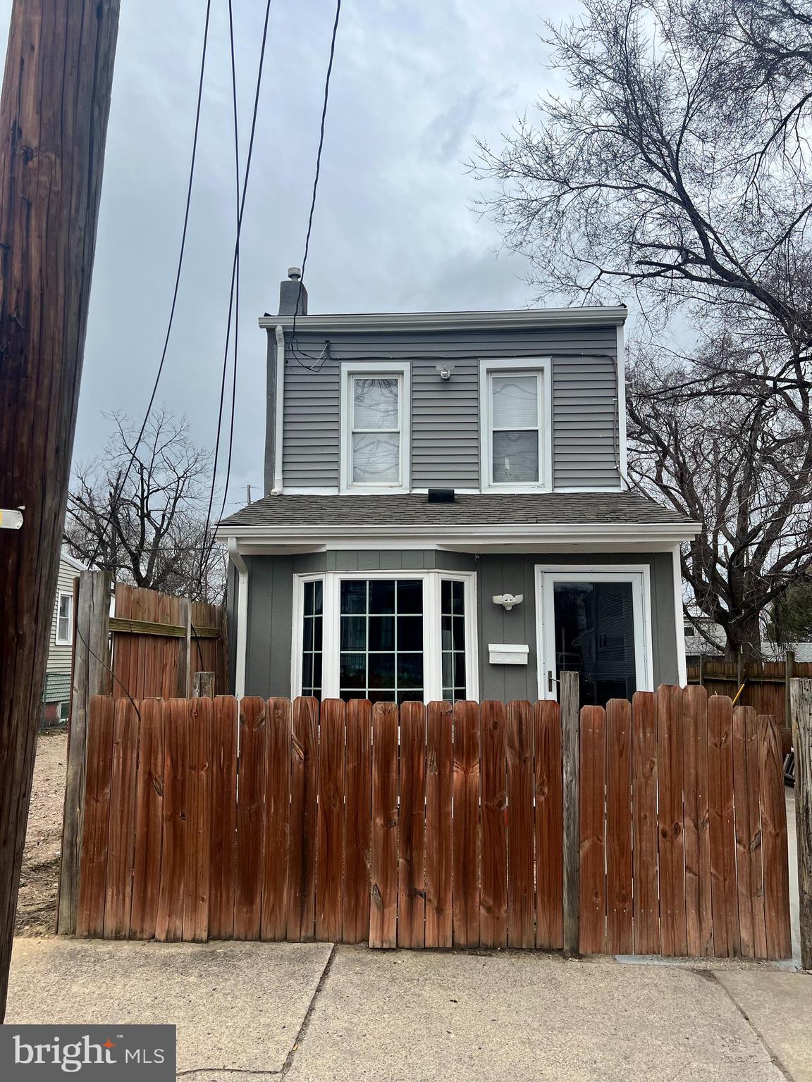 2737 CONCORD AVENUE