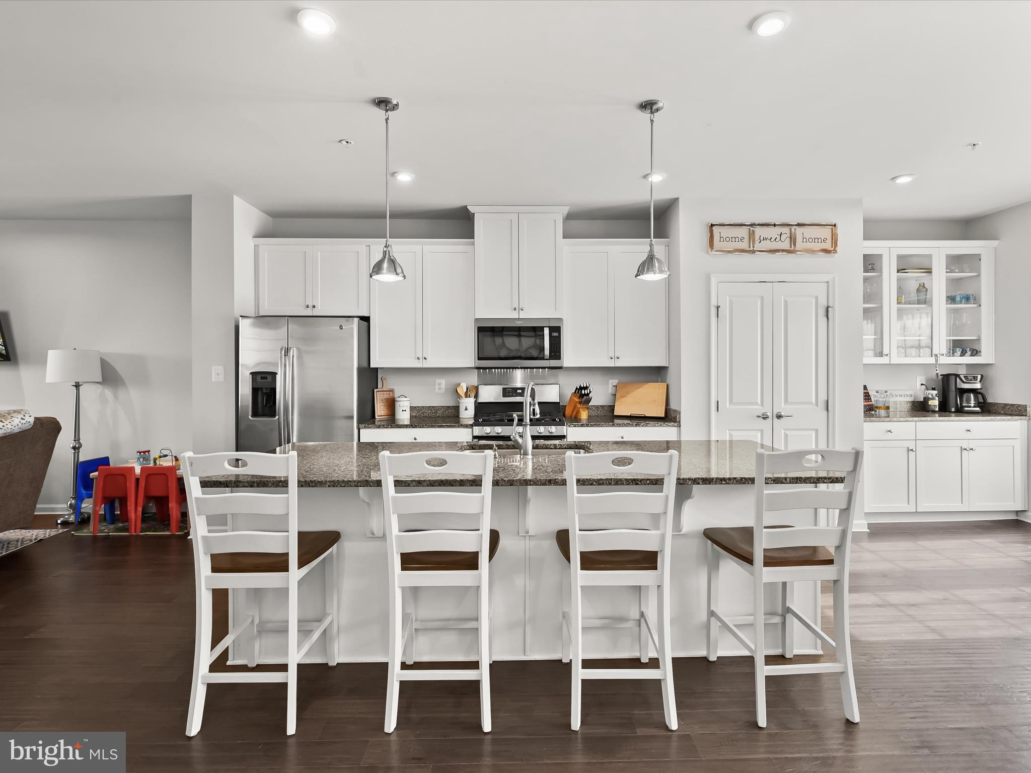 OAKDALE VILLAGE - Residential