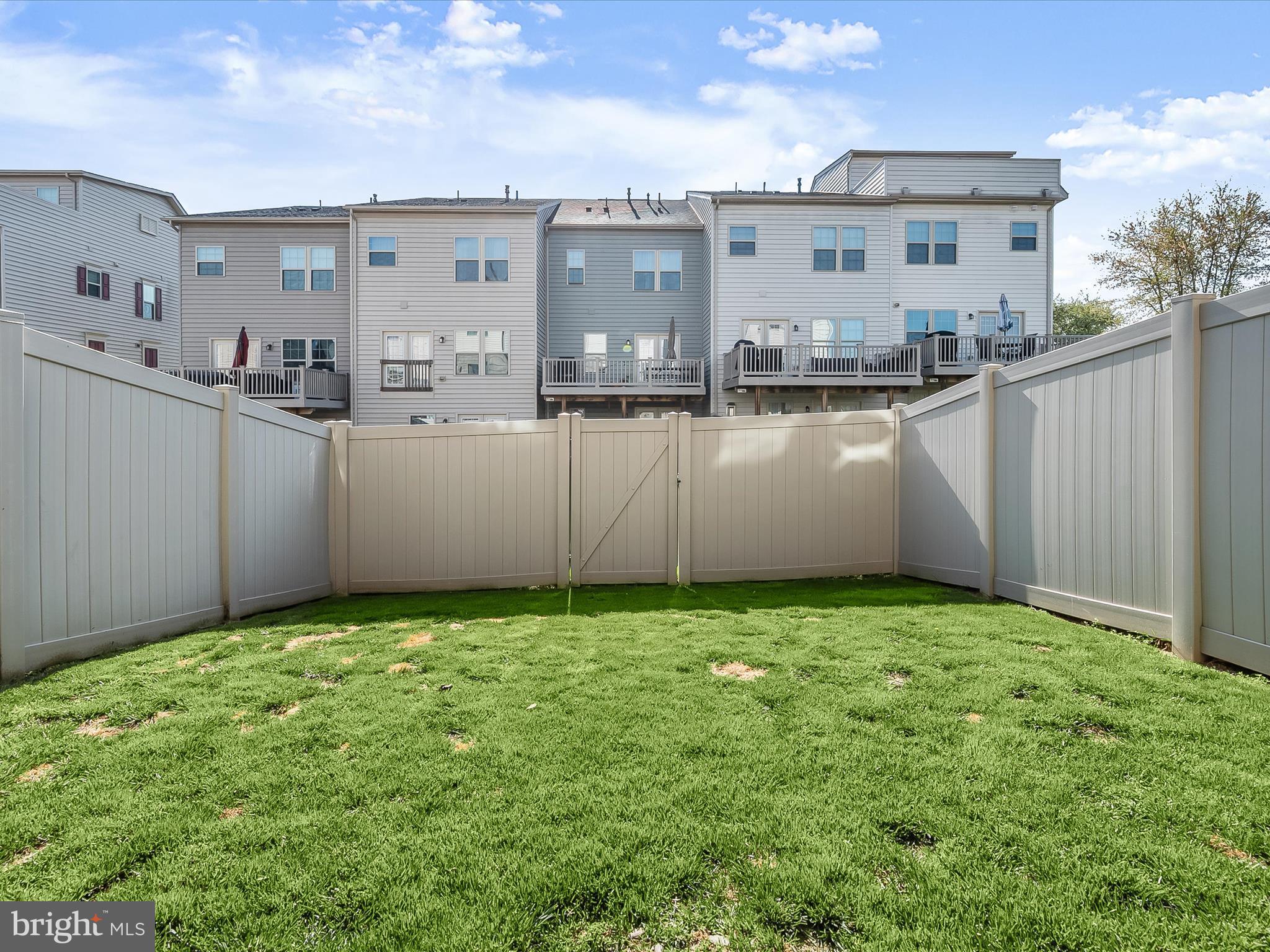 OAKDALE VILLAGE - Residential