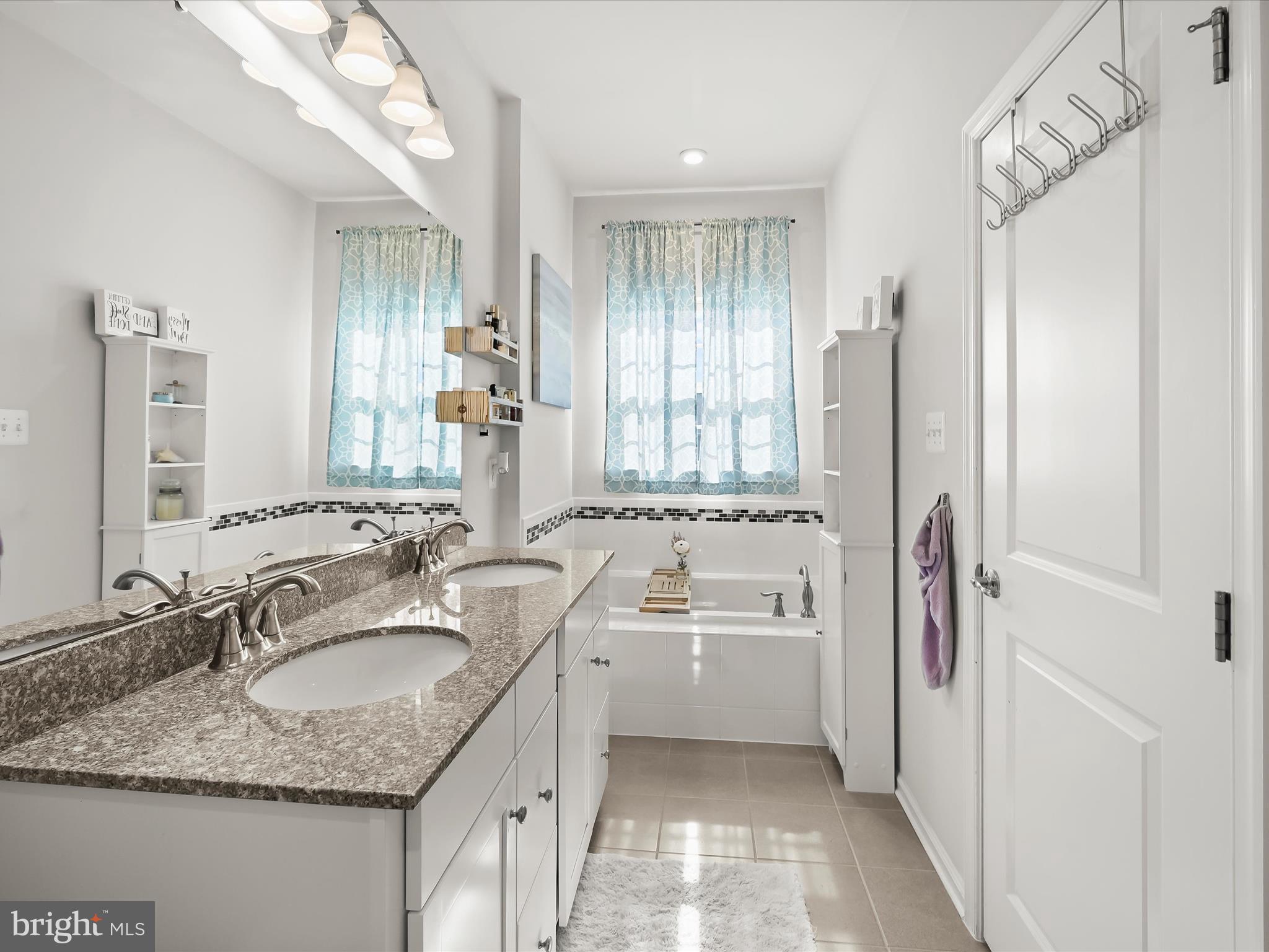 OAKDALE VILLAGE - Residential