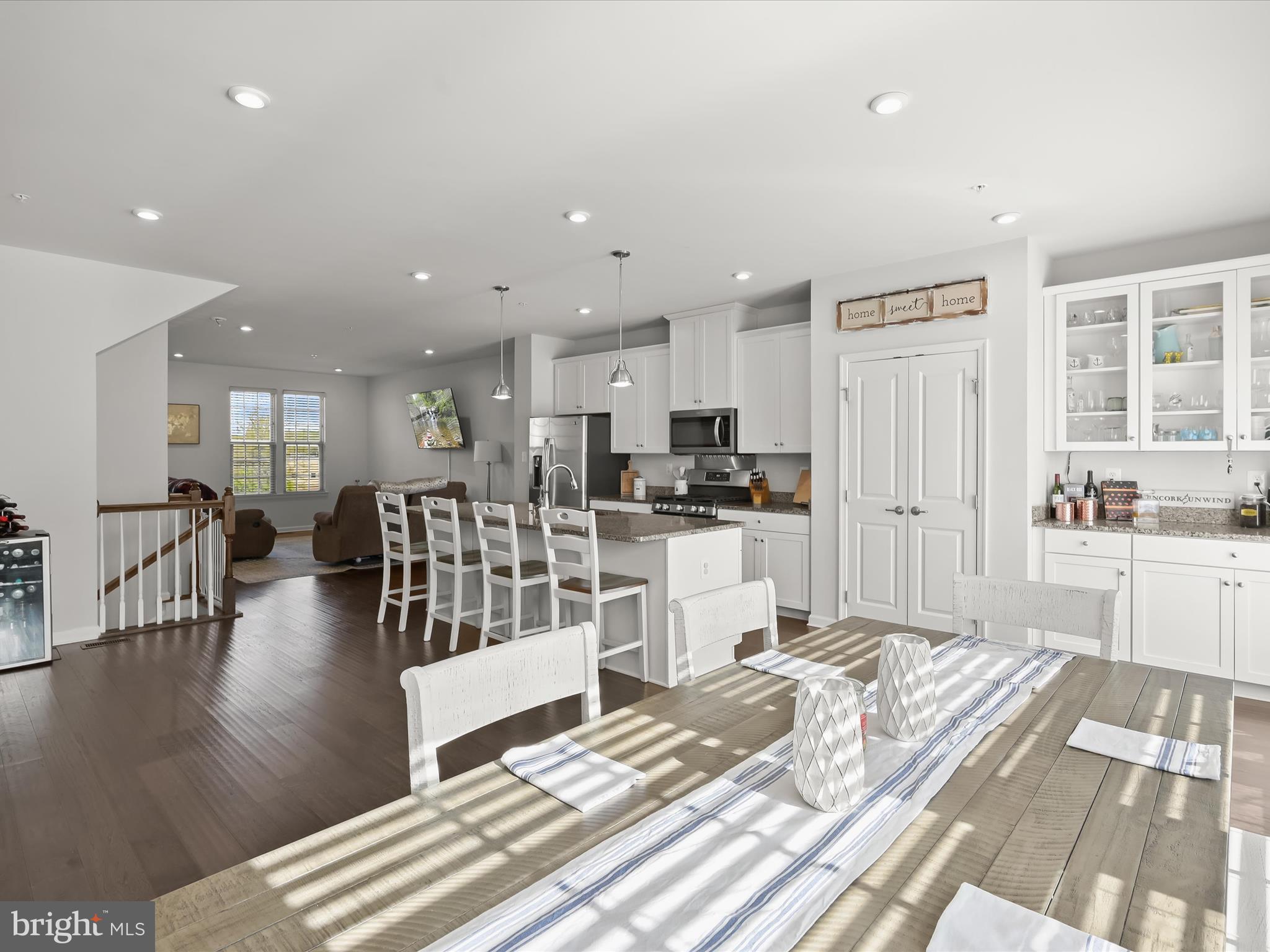 OAKDALE VILLAGE - Residential