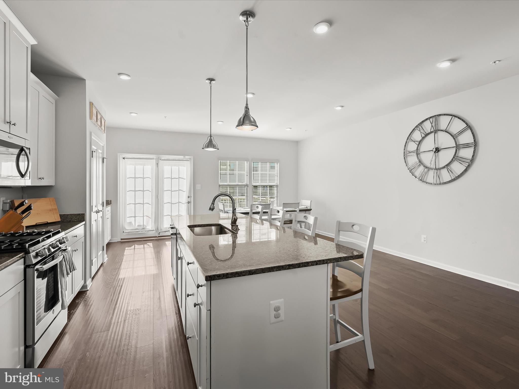 OAKDALE VILLAGE - Residential