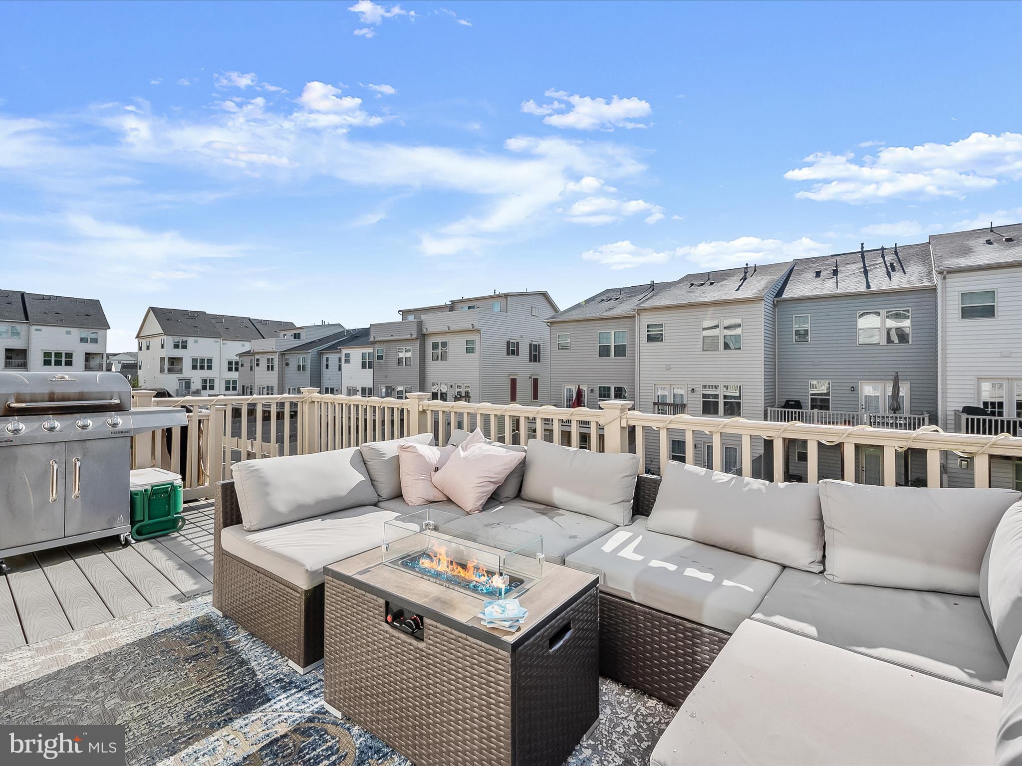 OAKDALE VILLAGE - Residential