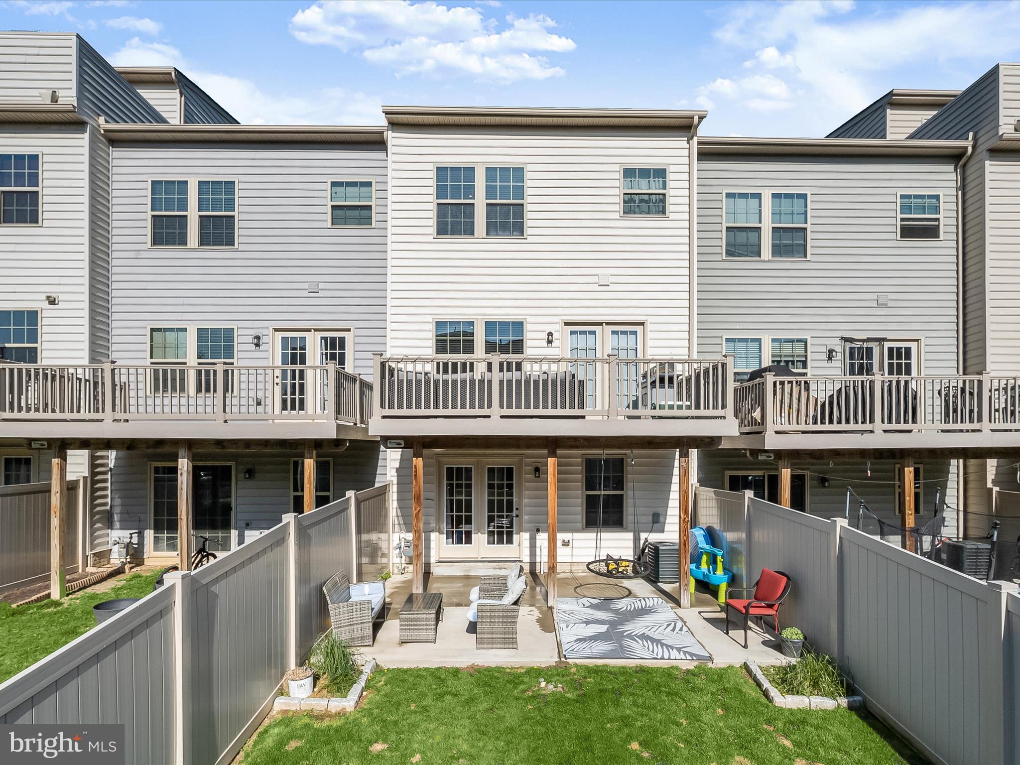 OAKDALE VILLAGE - Residential