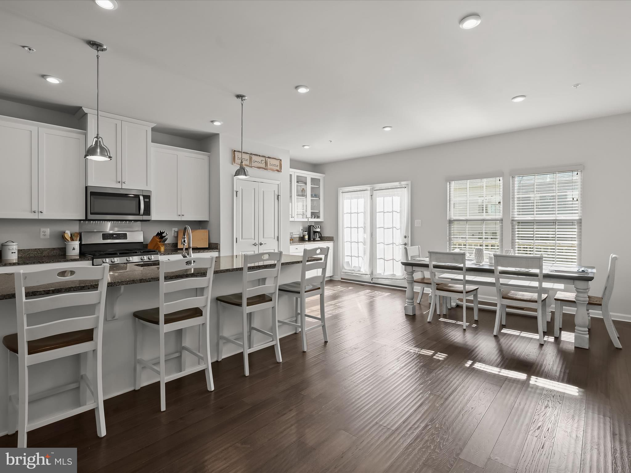 OAKDALE VILLAGE - Residential